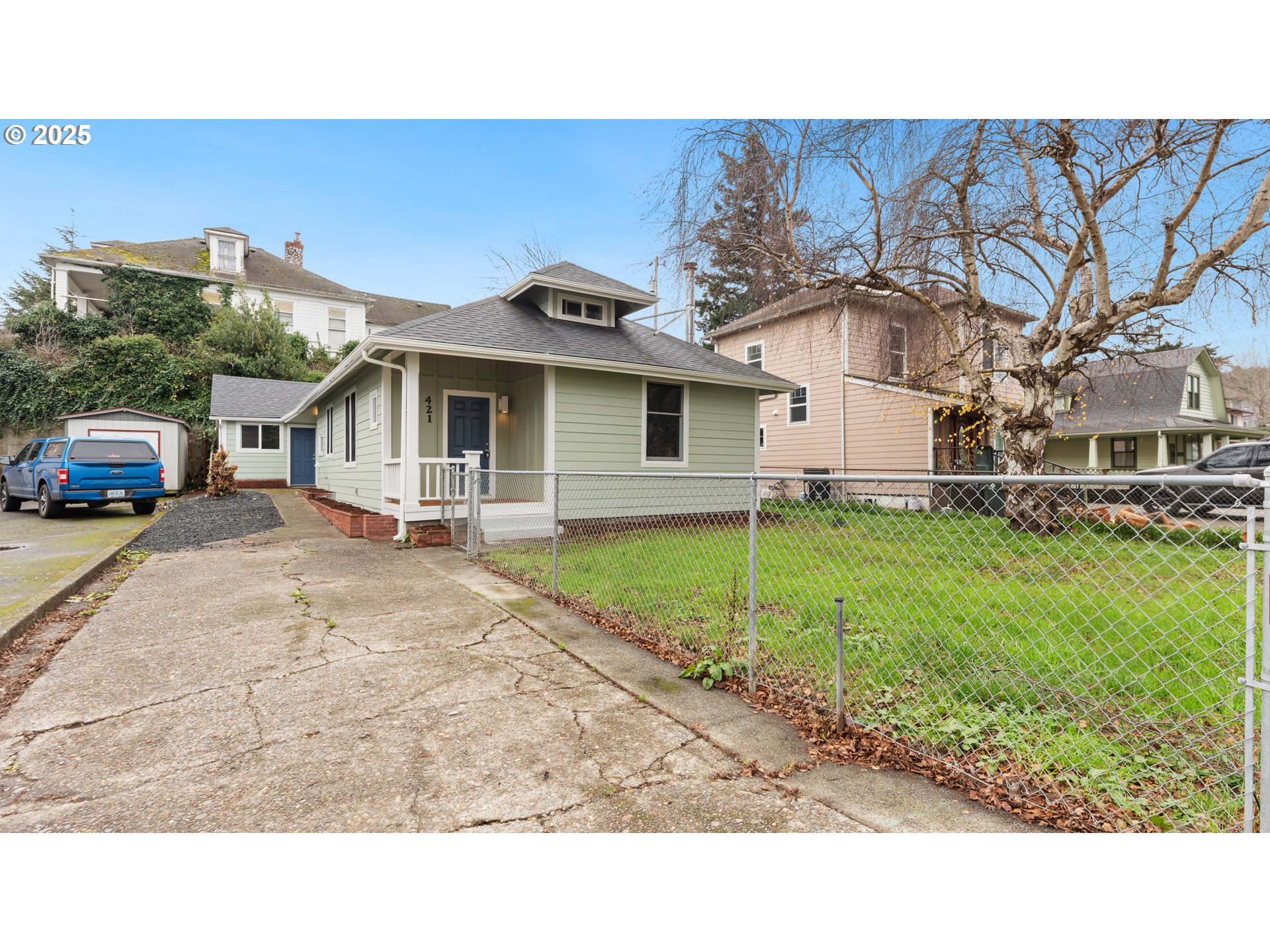 421 GOLDEN AVE, CoosBay, OR 97420