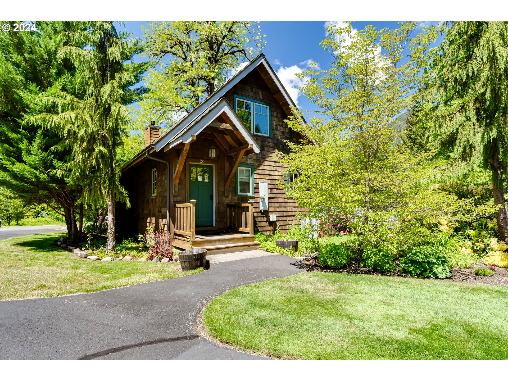 56483 MCKENZIE HWY, McKenzieBridge, OR 97413