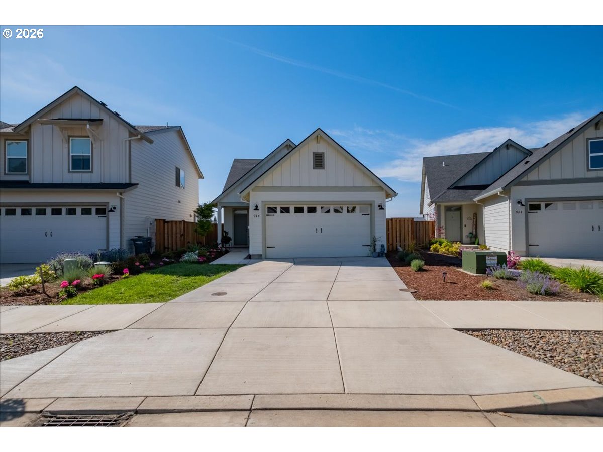 948 LAUREL PL, Silverton, OR 97381