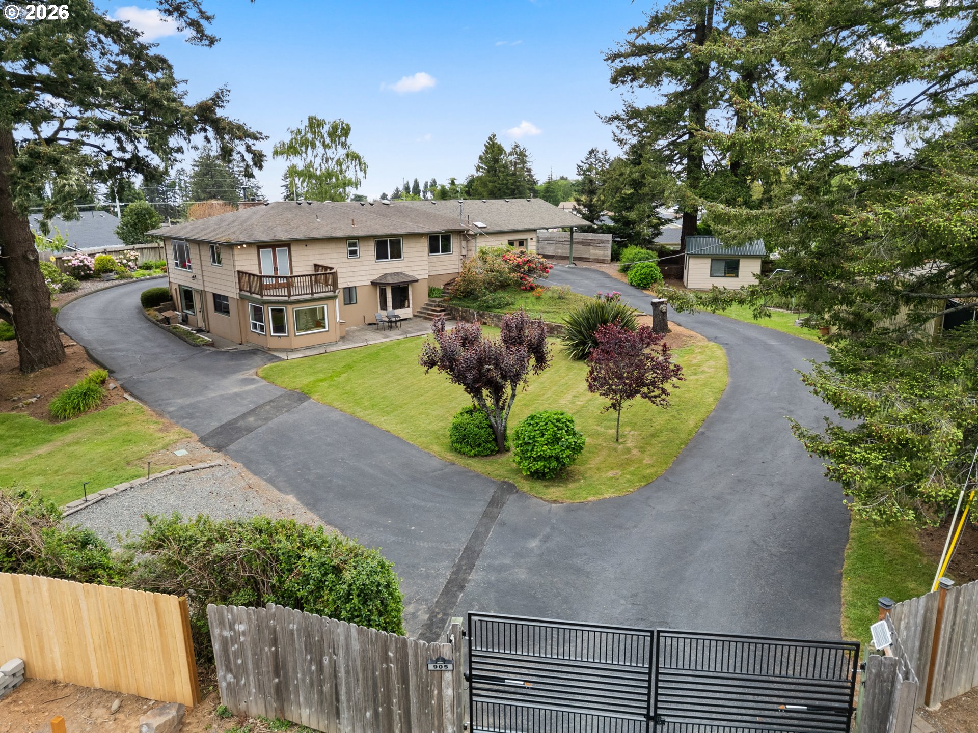 905 BARBRA LN, Brookings, OR 97415