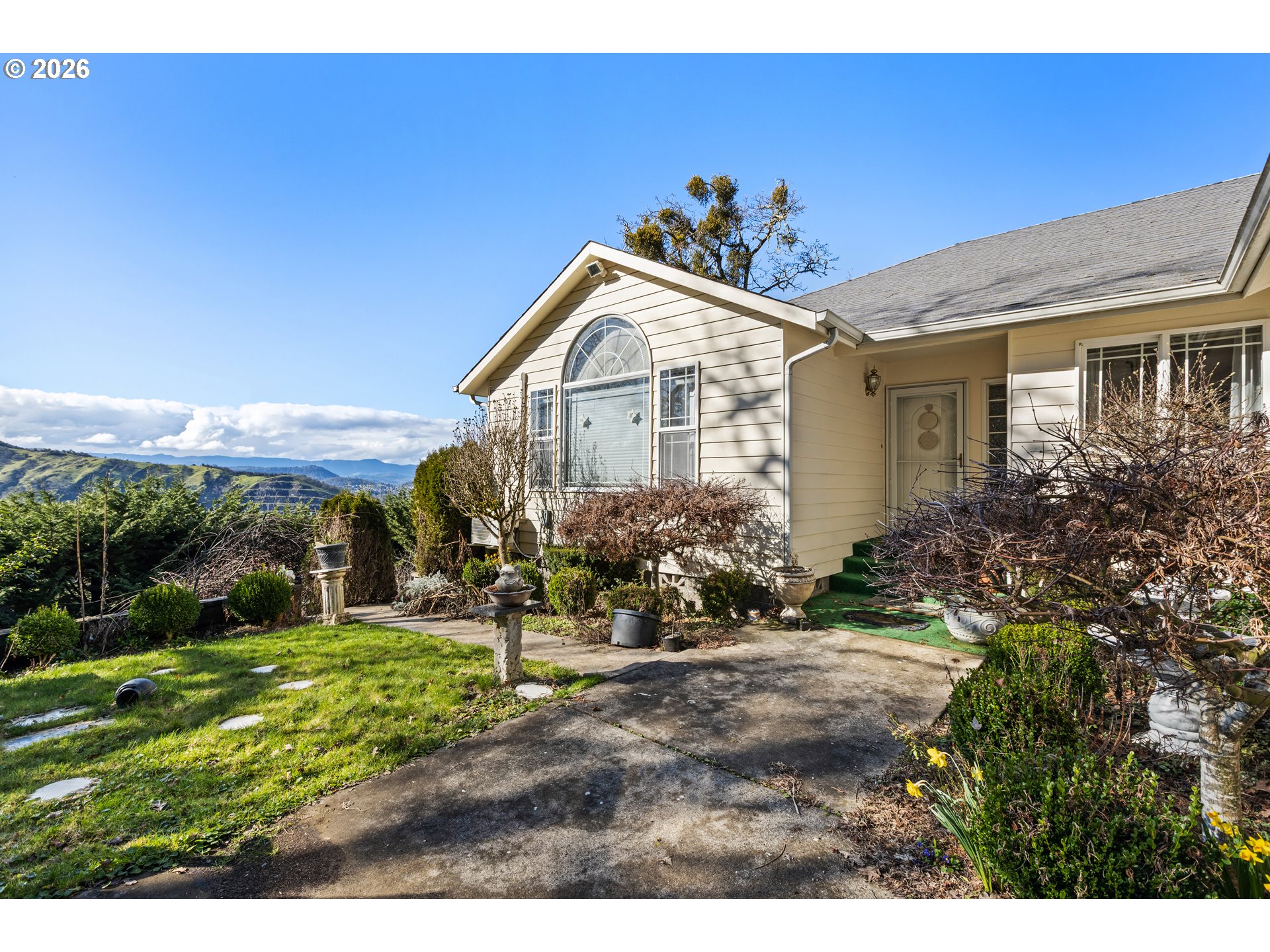 1385 Laurel CT, Roseburg, OR 97470