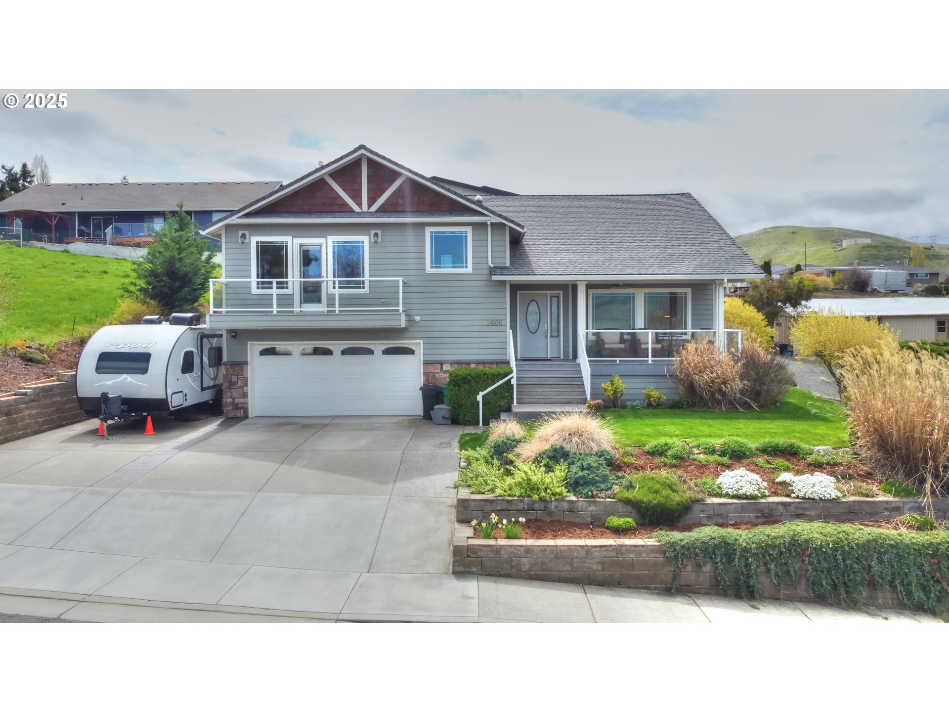 2606 10TH ST, TheDalles, OR 97058