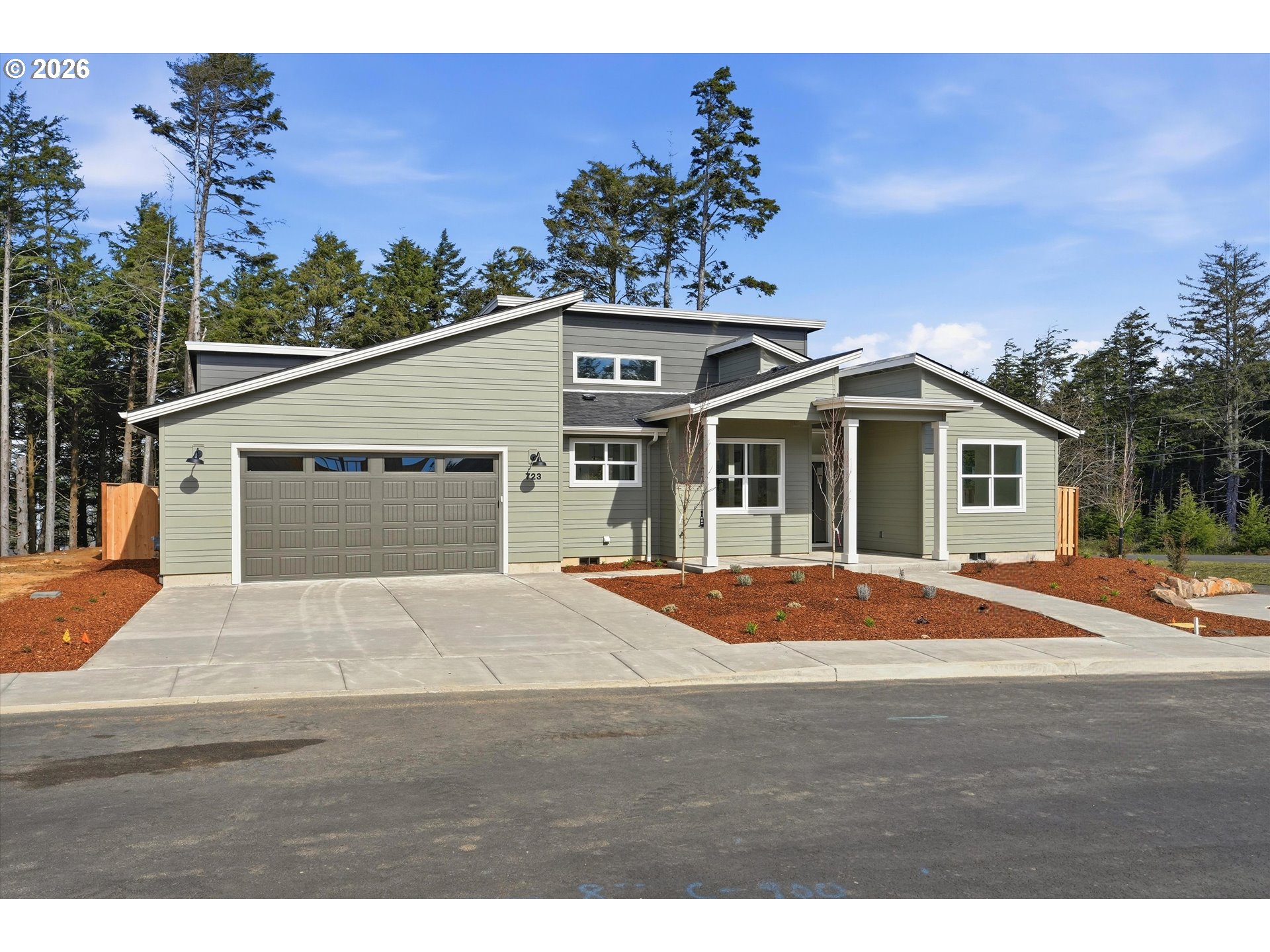 723 42nd PL, Newport, OR 97366