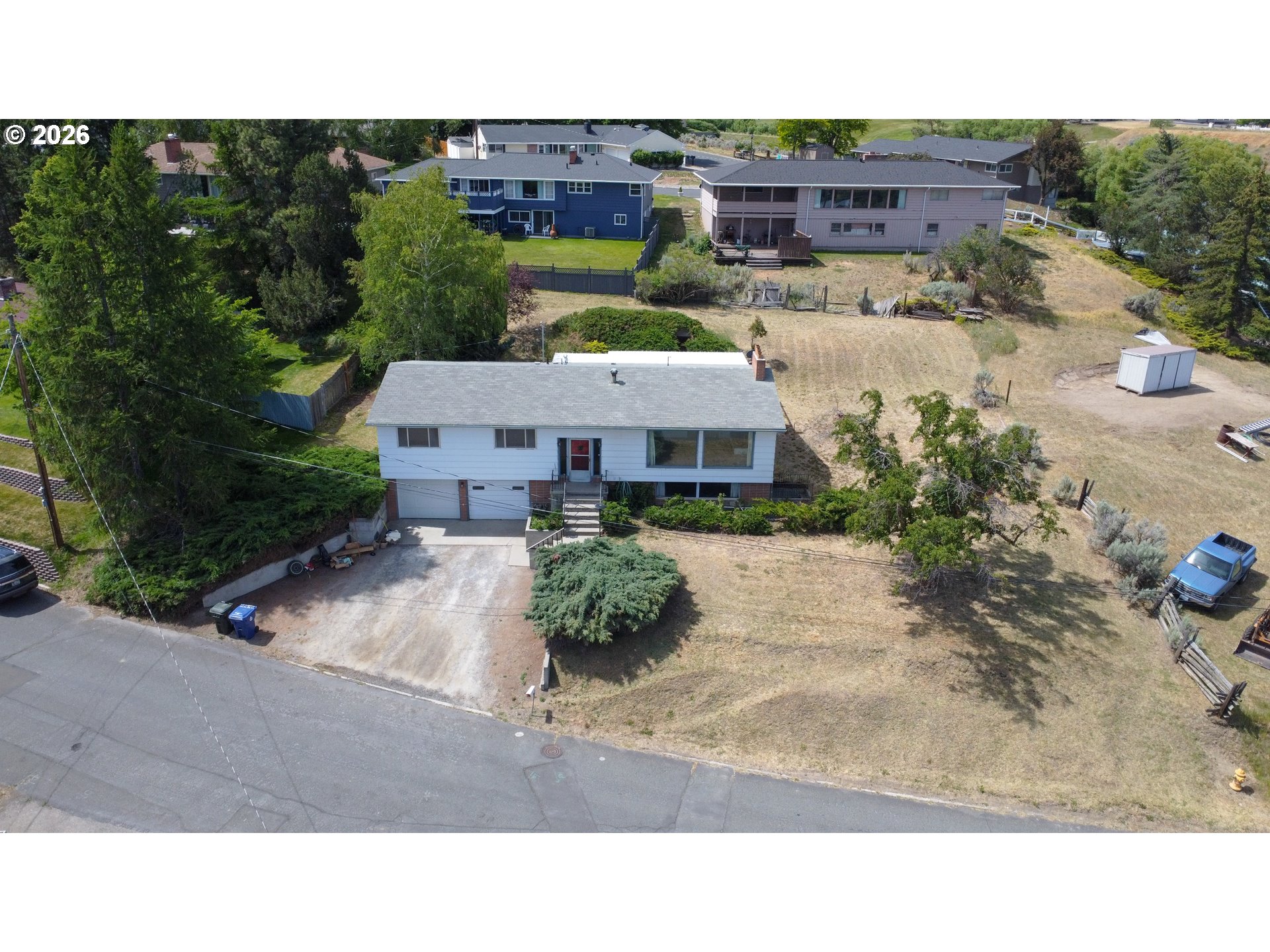 2925 Hillcrest DR, BakerCity, OR 97814