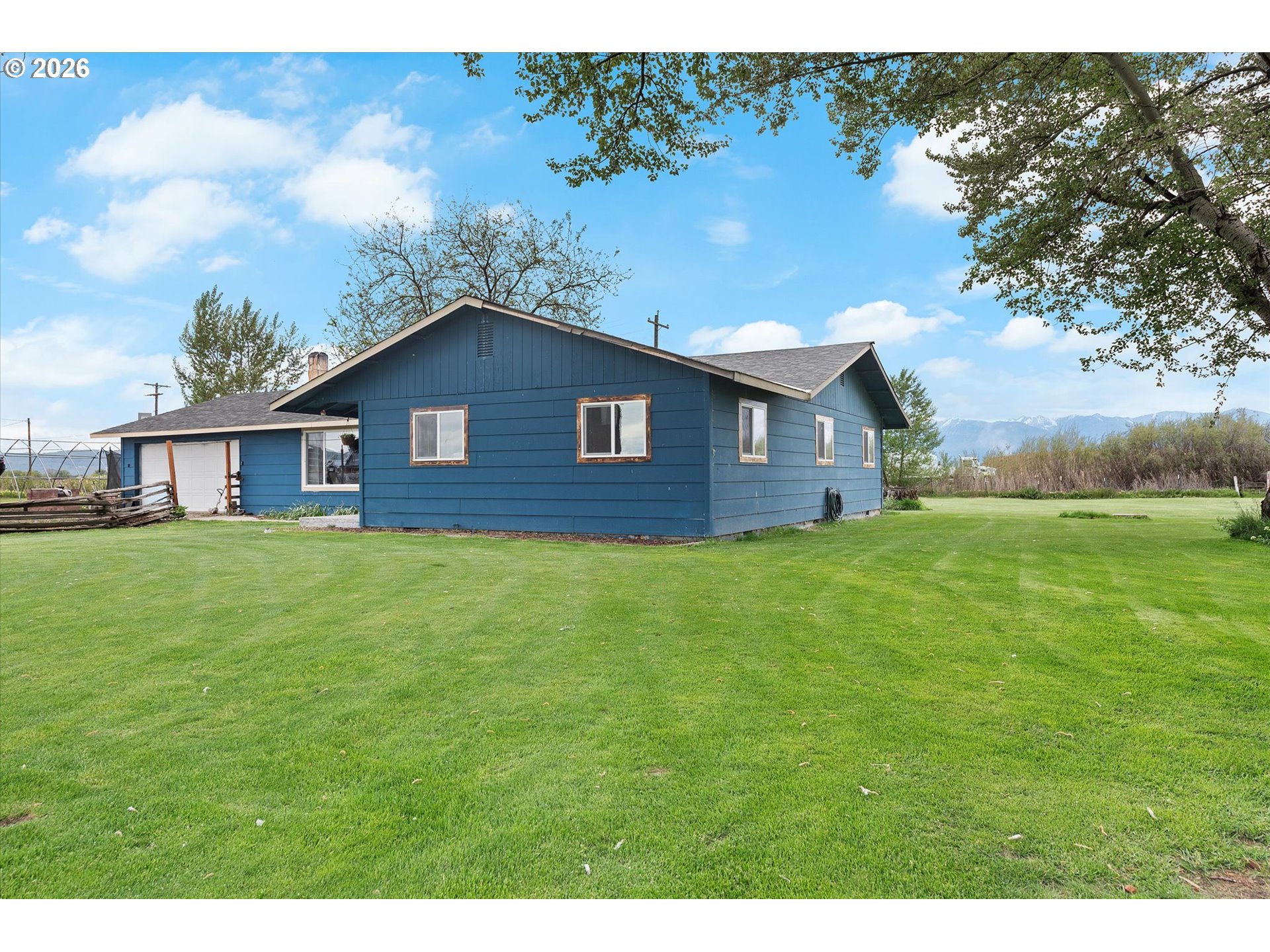 20352 AIRPORT LN, BakerCity, OR 97814