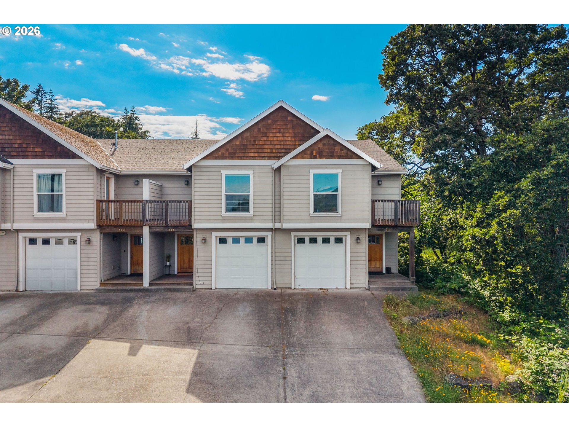 214 18TH ST, HoodRiver, OR 97031