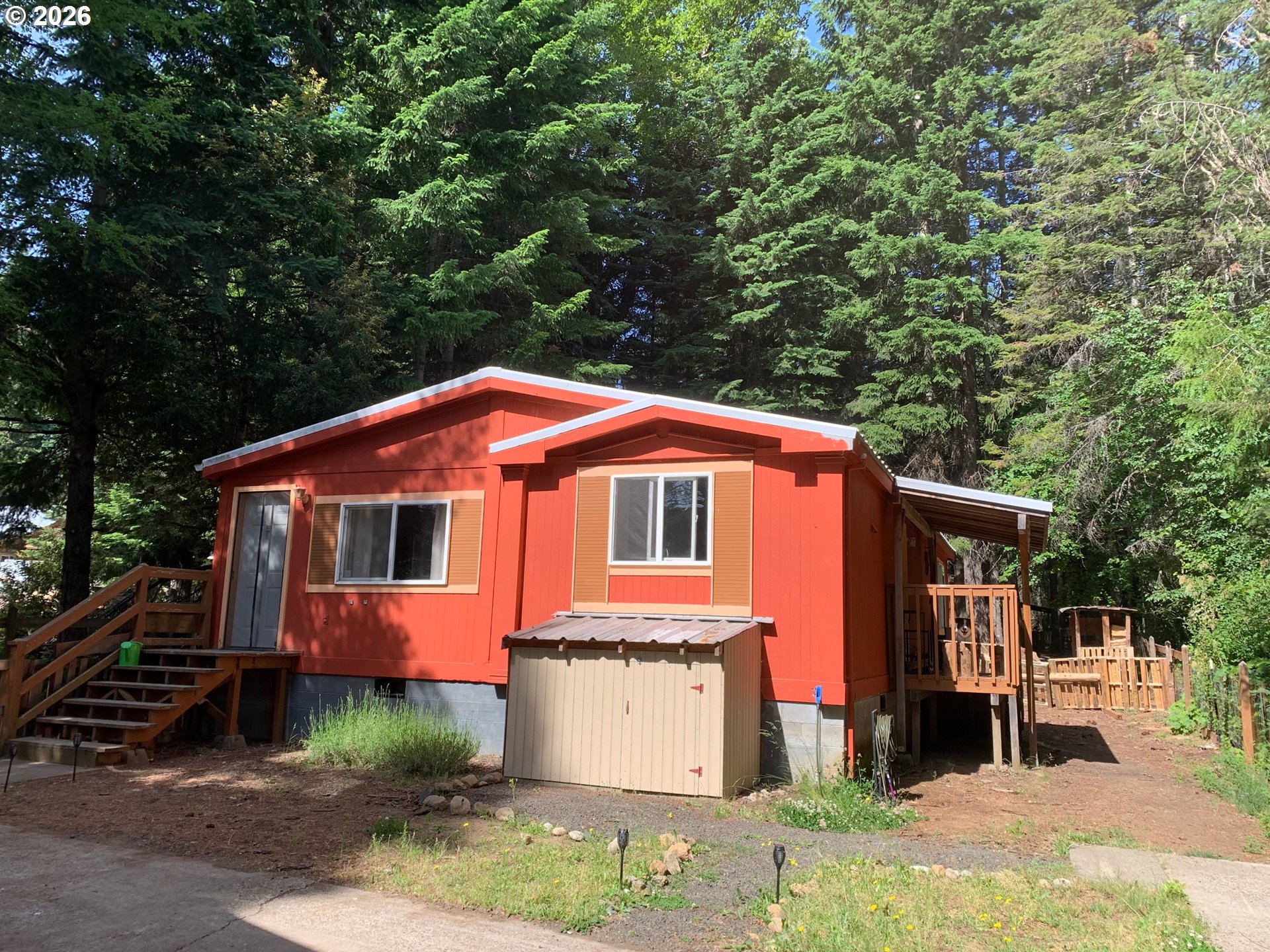 8520 CLEAR CREEK RD, MtHoodPrkdl, OR 97041