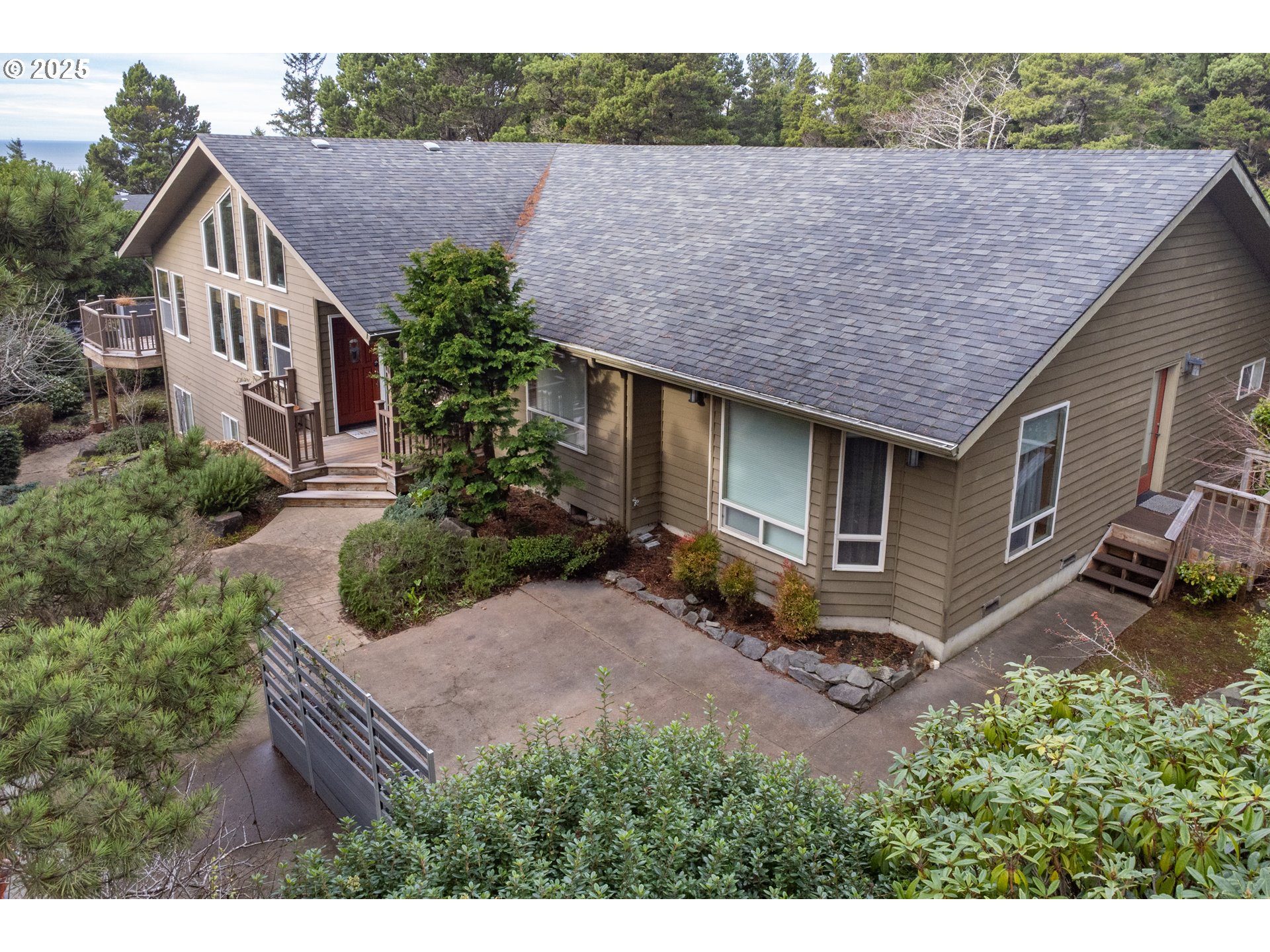 760 RANGE DR, Waldport, OR 97394