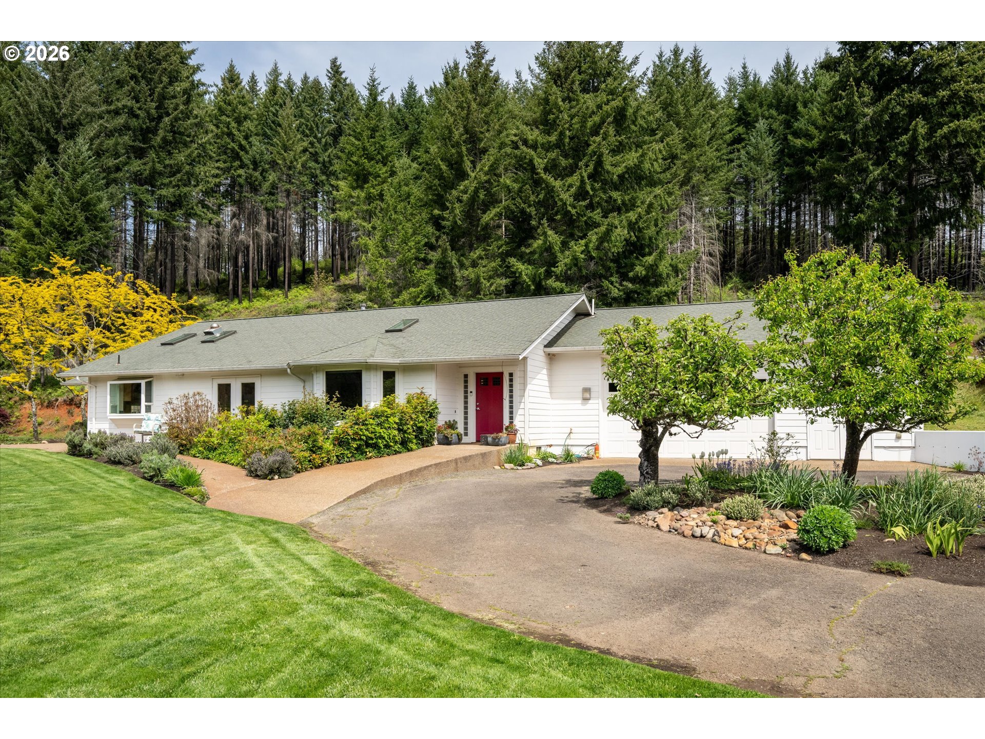 45947 GATE CREEK RD, Vida, OR 97488