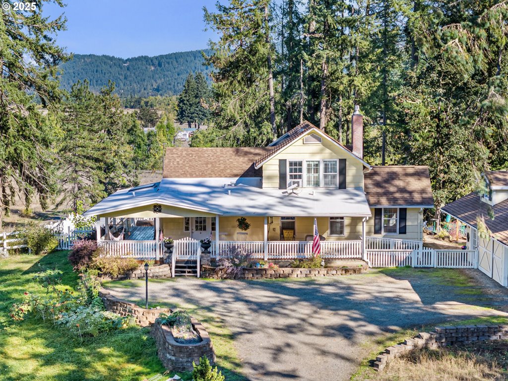 82044 MAHR LN, Creswell, OR 97426