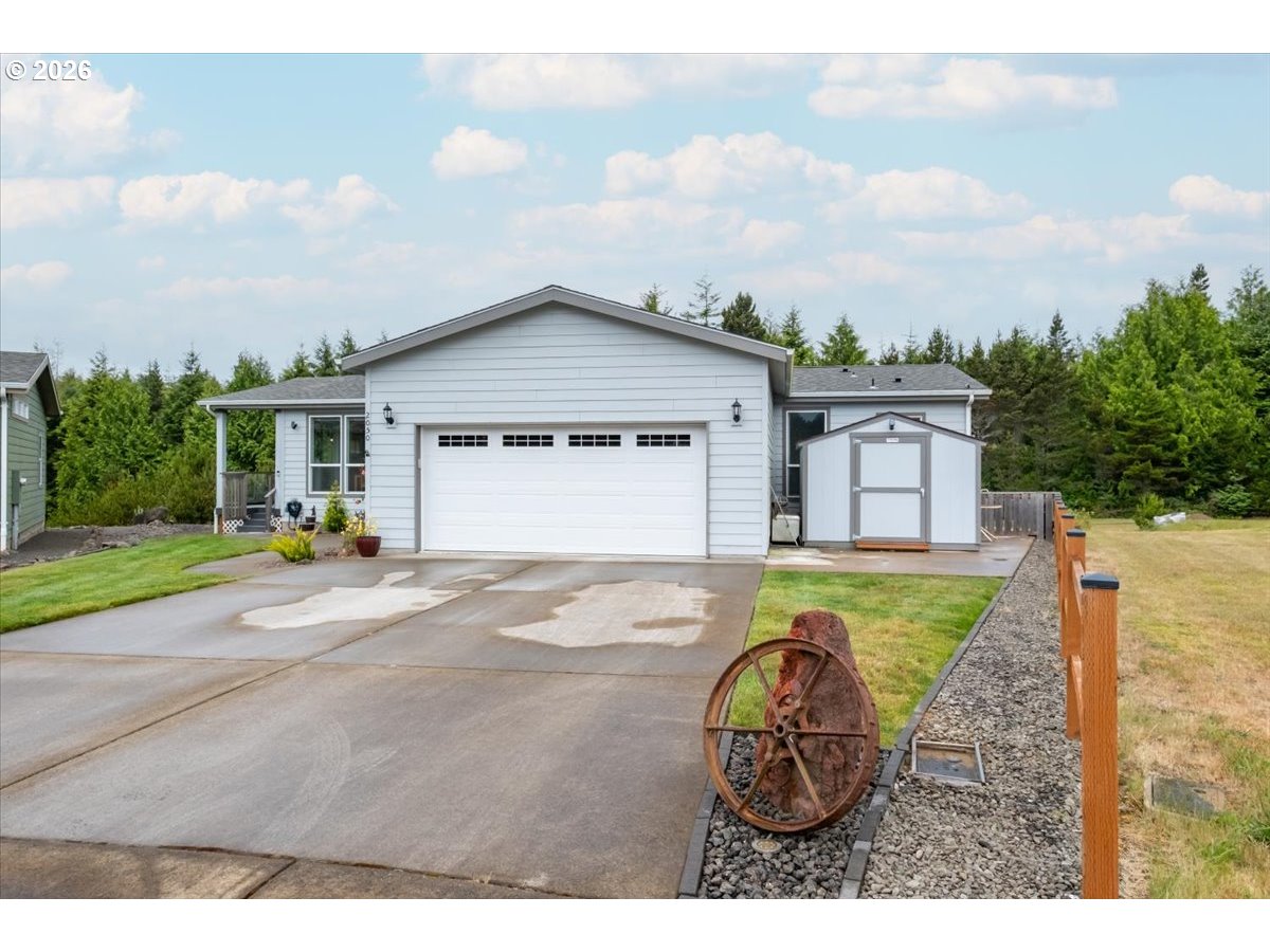 2050 GREEN LN, Waldport, OR 97394