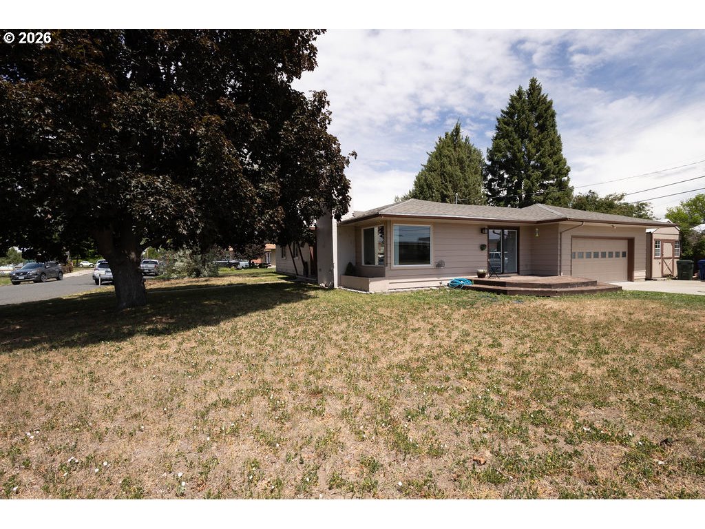 3300 9TH DR, BakerCity, OR 97814
