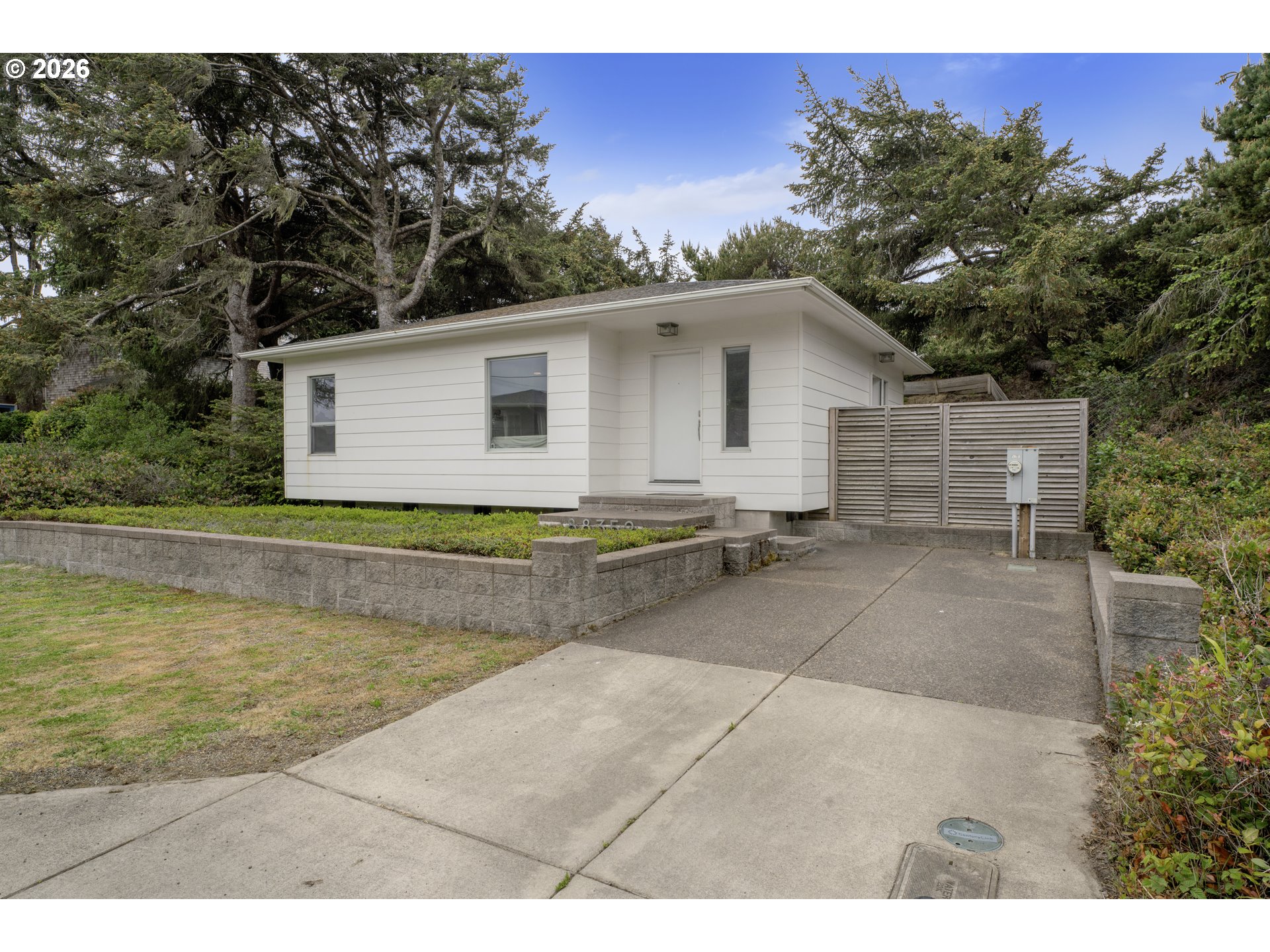 88352 1ST AVE, Florence, OR 97439