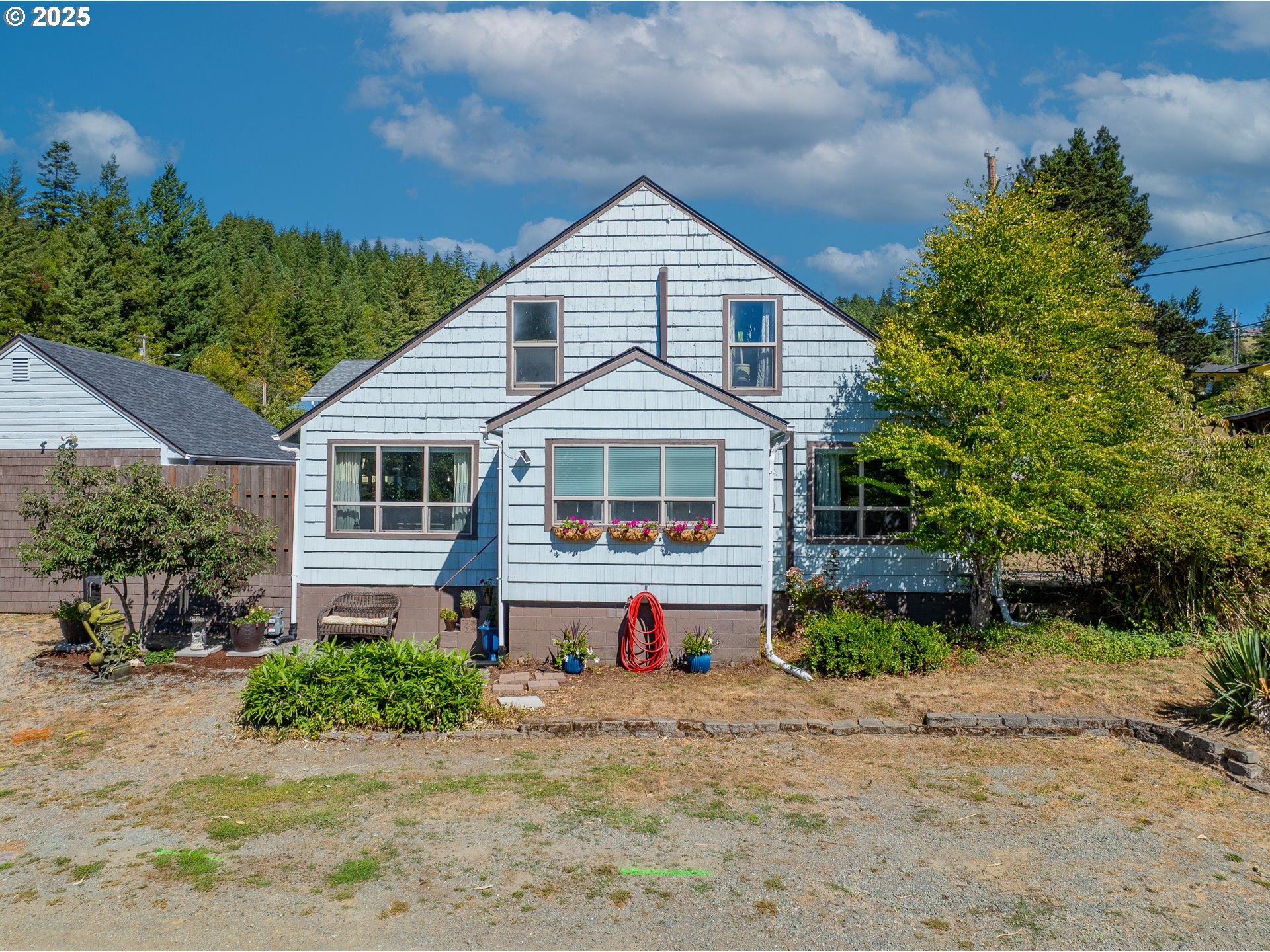 1753 20TH ST, MyrtlePoint, OR 97458