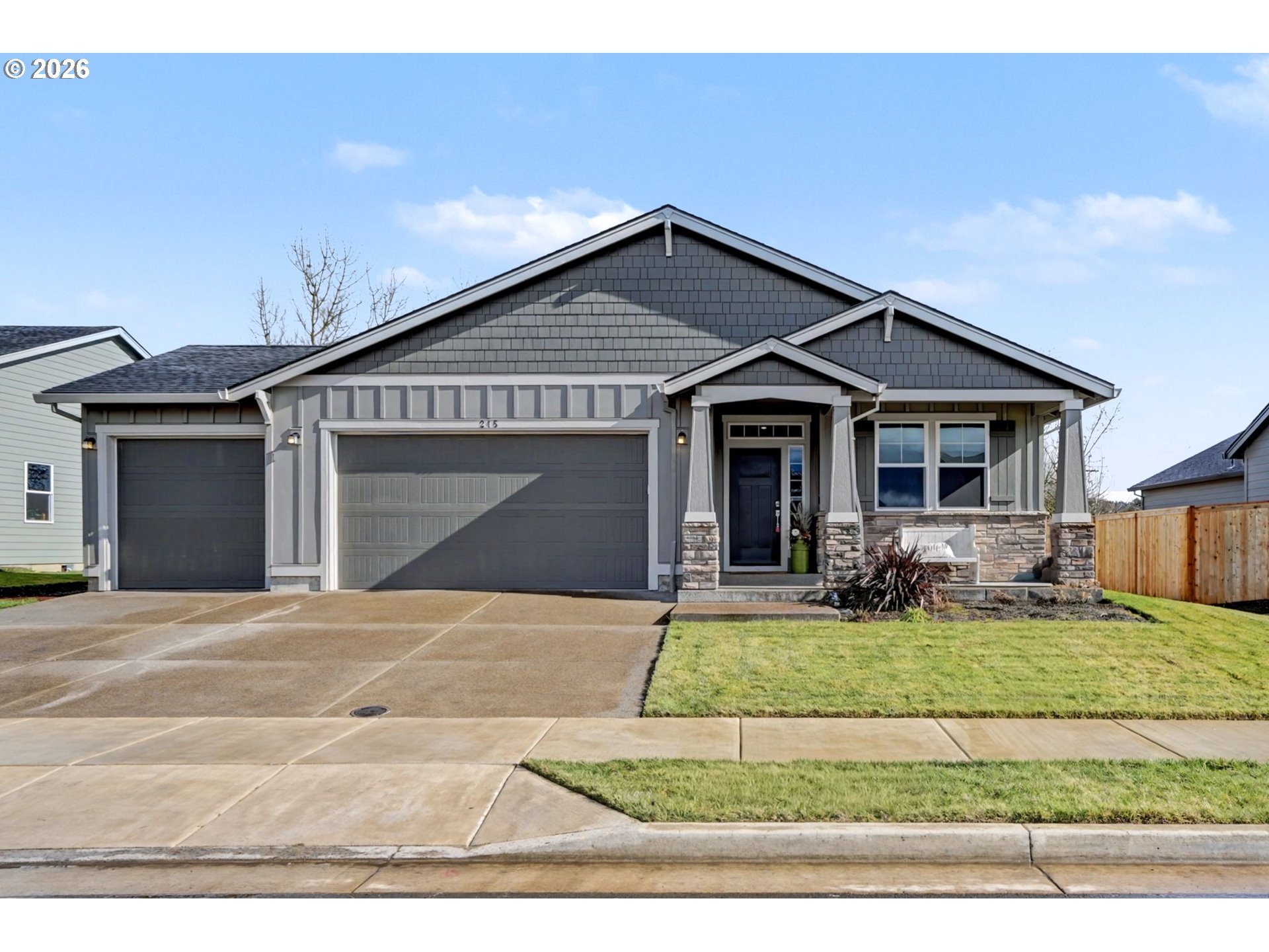 215 WALNUT ST, MtAngel, OR 97362