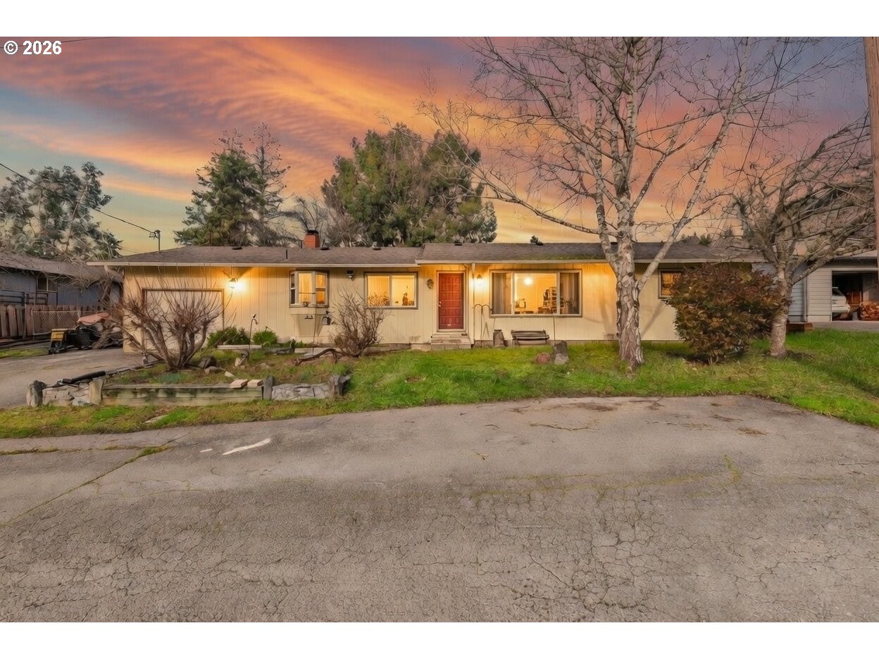 2031 KINCHELOE LN, MyrtlePoint, OR 97458