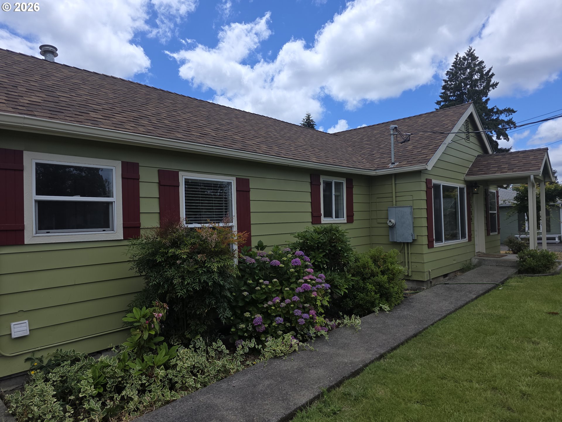 1589 CALKINS AVE, Roseburg, OR 97471