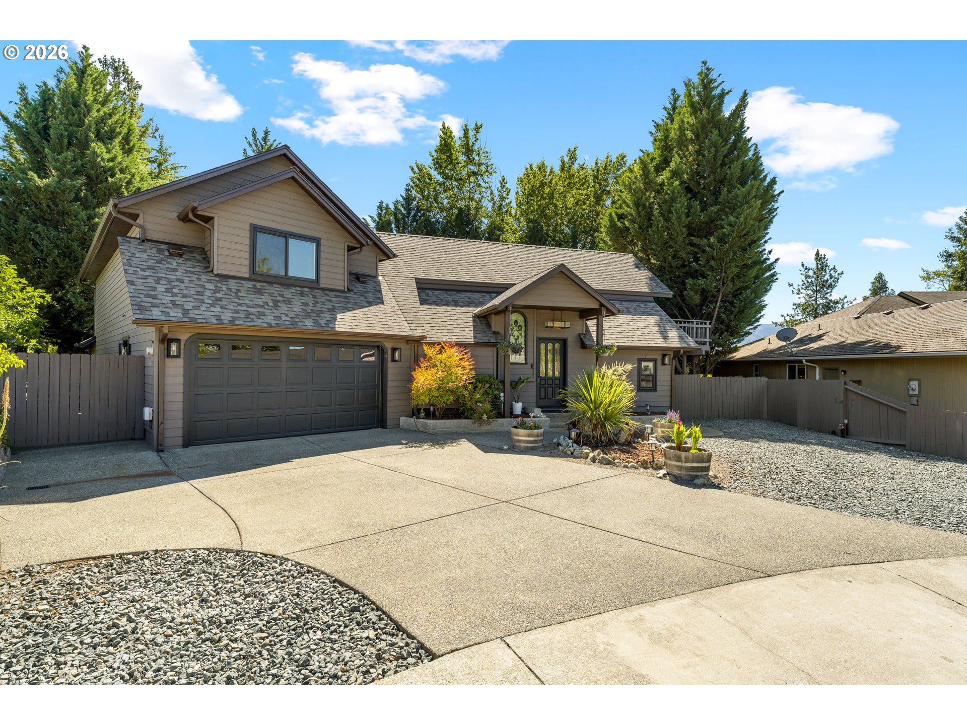 104 DAWNHILL CT, GrantsPass, OR 97526