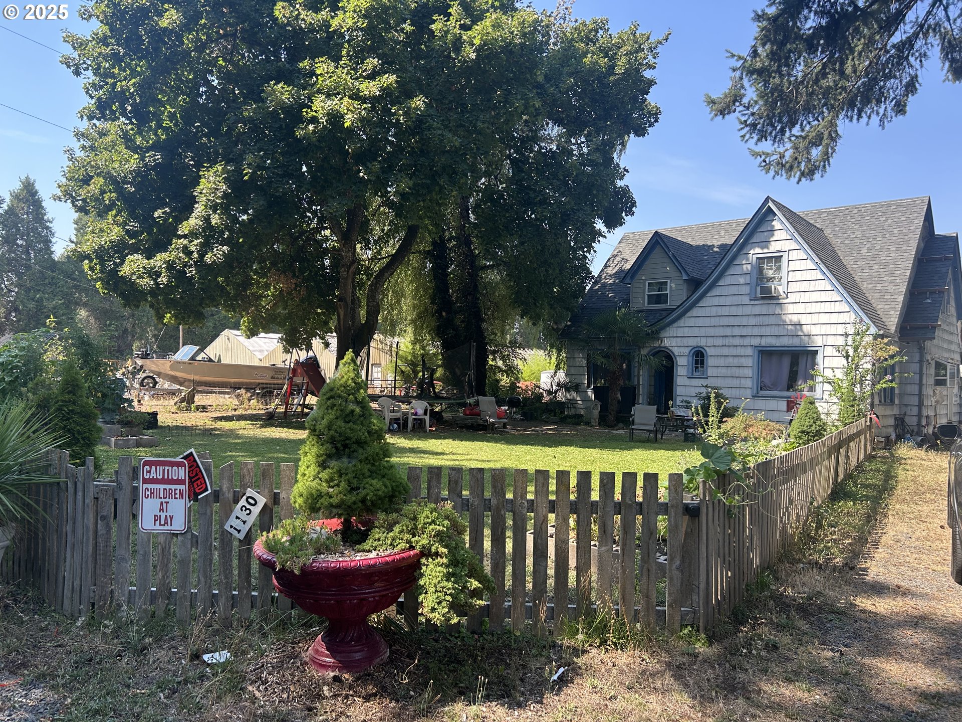 1130 Anderson LN, Springfield, OR 97477