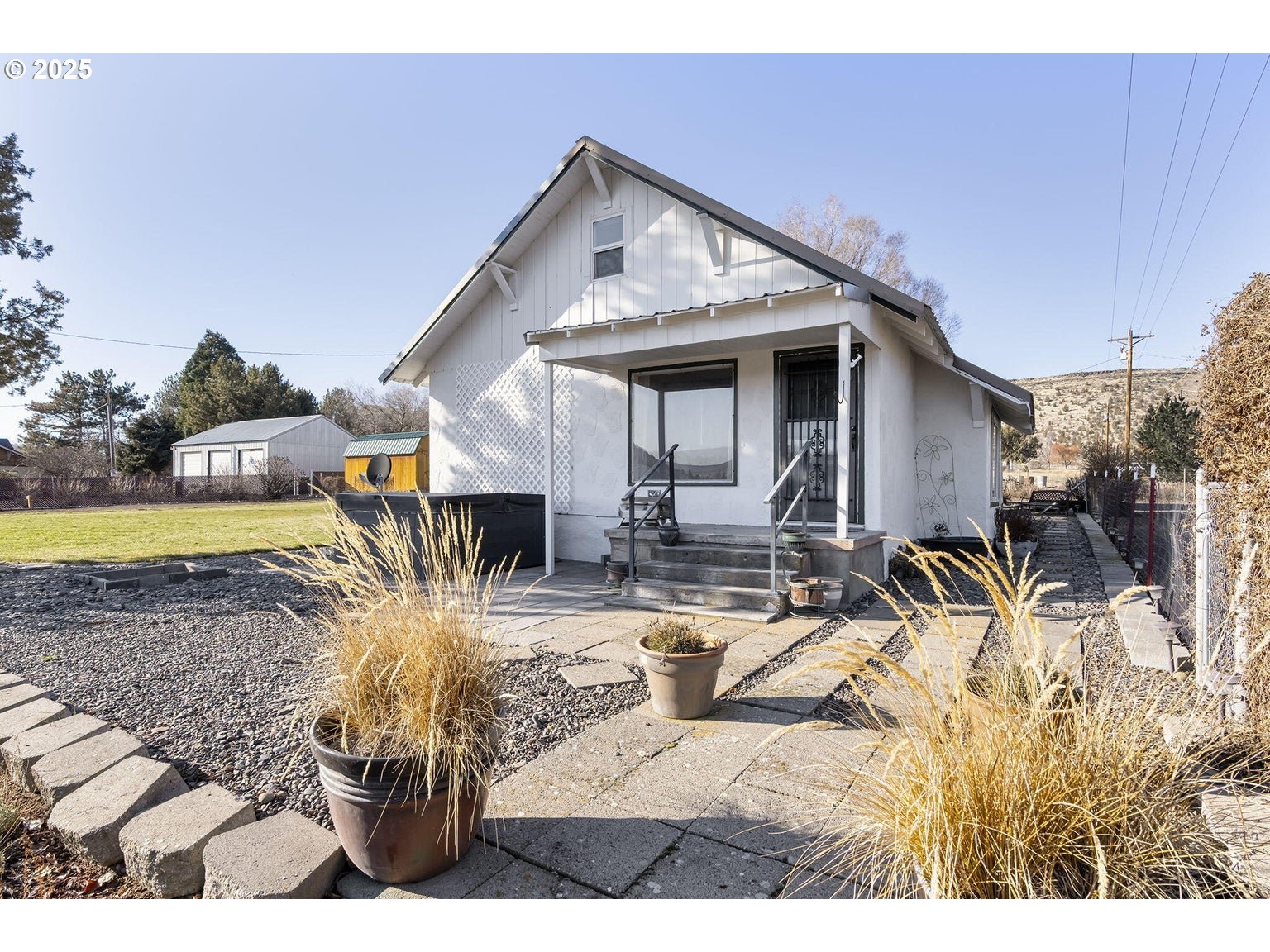2355 MARKET ST, Madras, OR 97741
