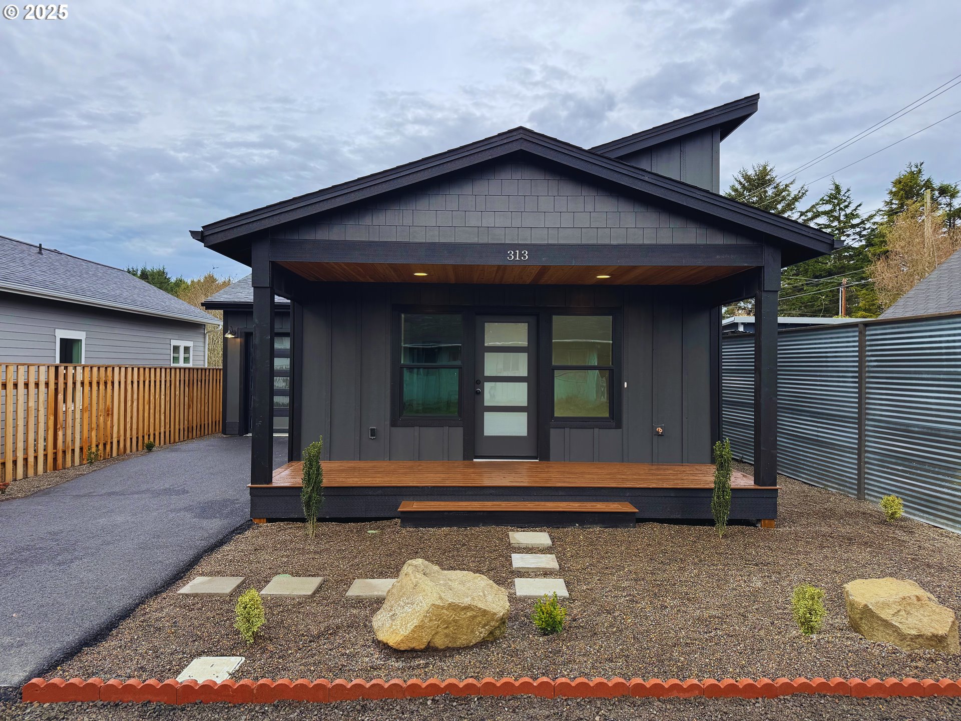 313 OAR AVE, LincolnCity, OR 97367