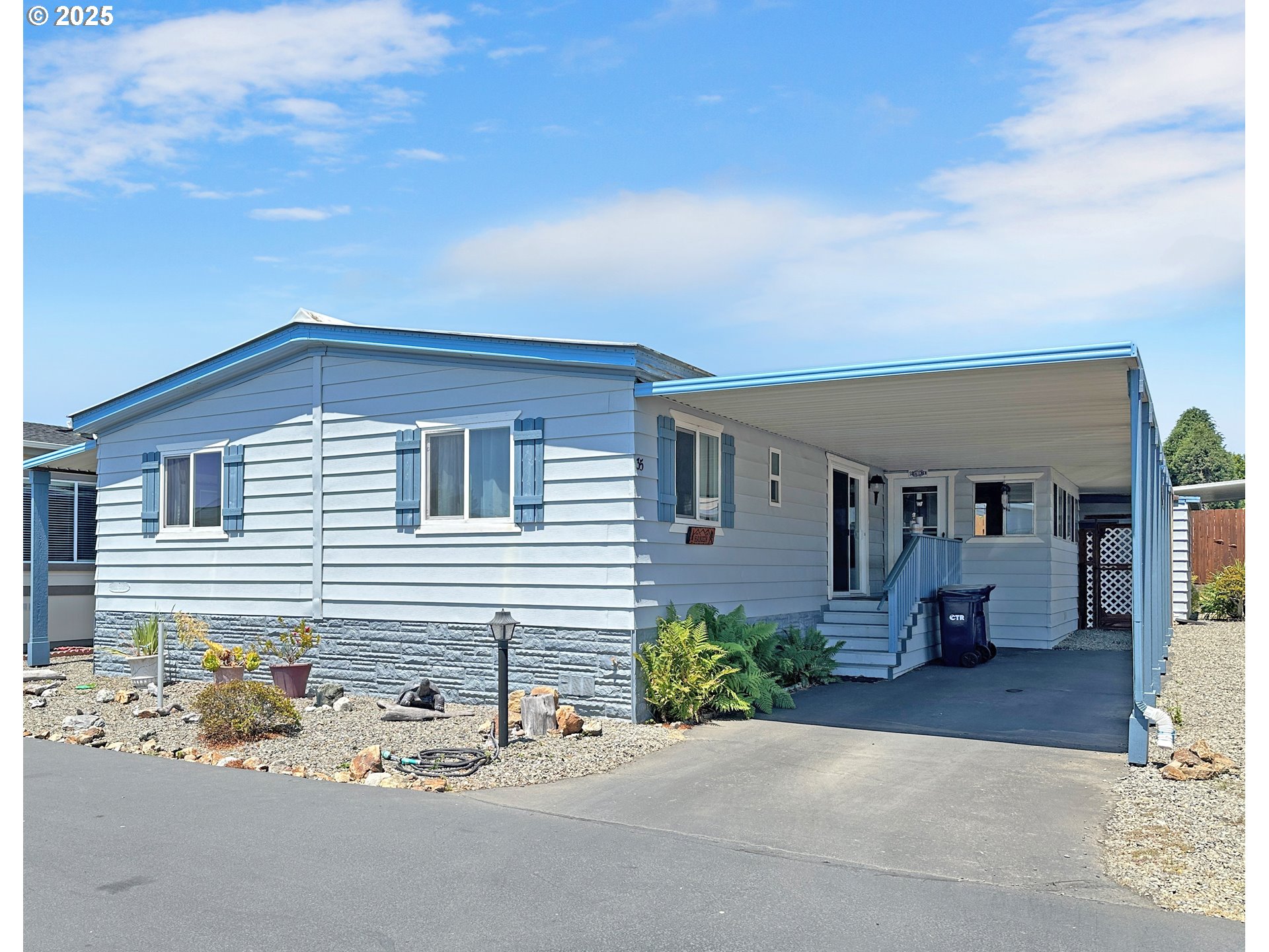 15889 SUNSET STRIP, Brookings, OR 97415