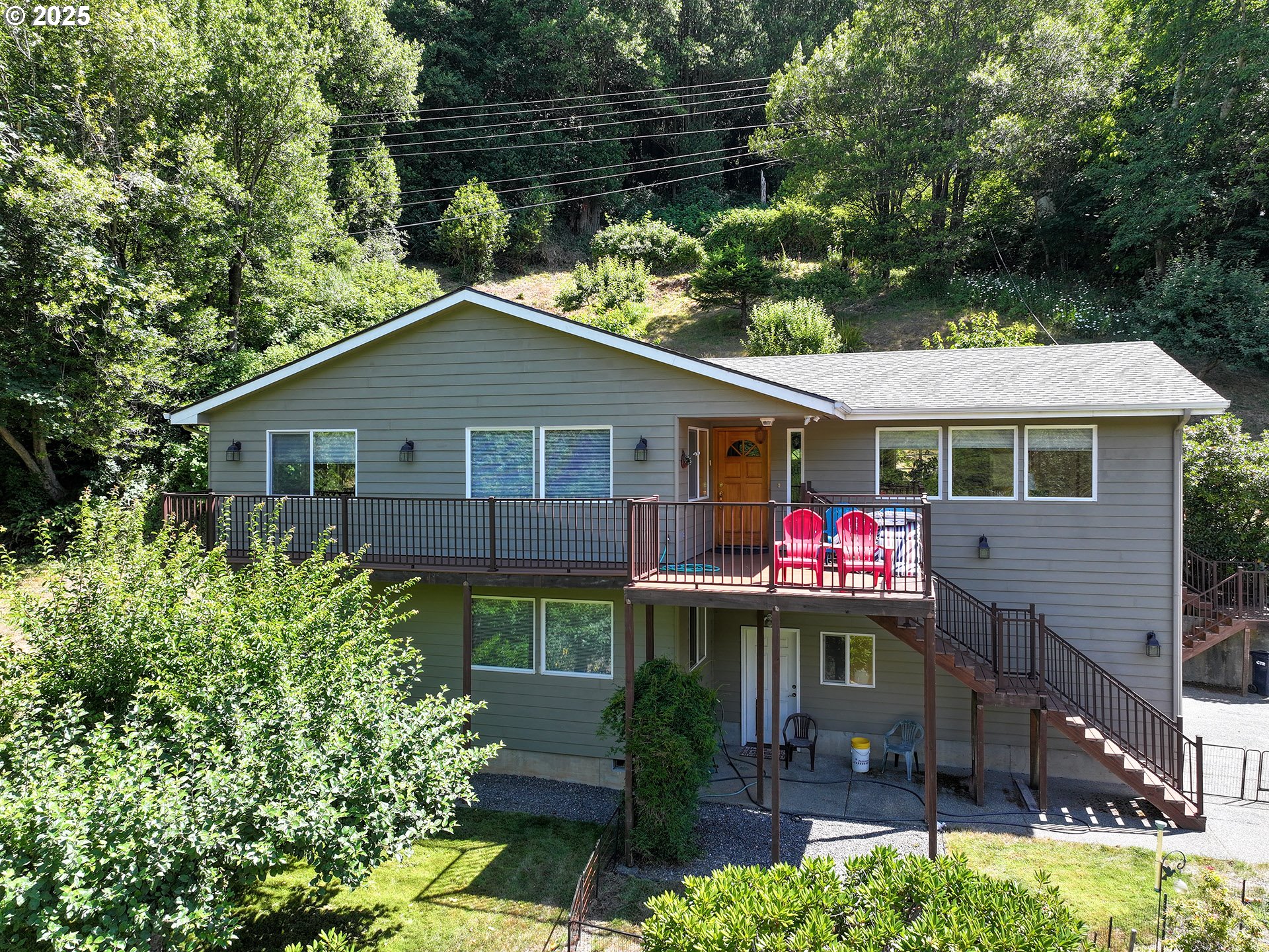 98493 BANK CHETCO RIVER RD, Brookings, OR 97415