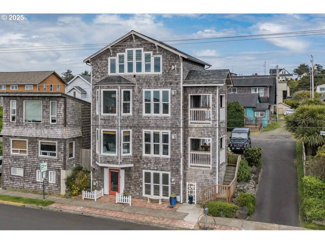 107 COAST ST, Newport, OR 97365