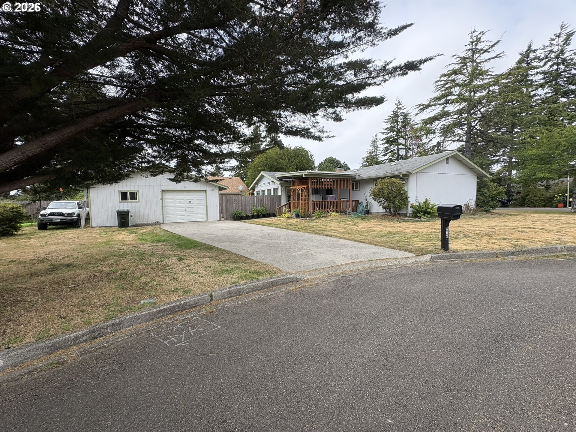 2320 20TH ST, Florence, OR 97439