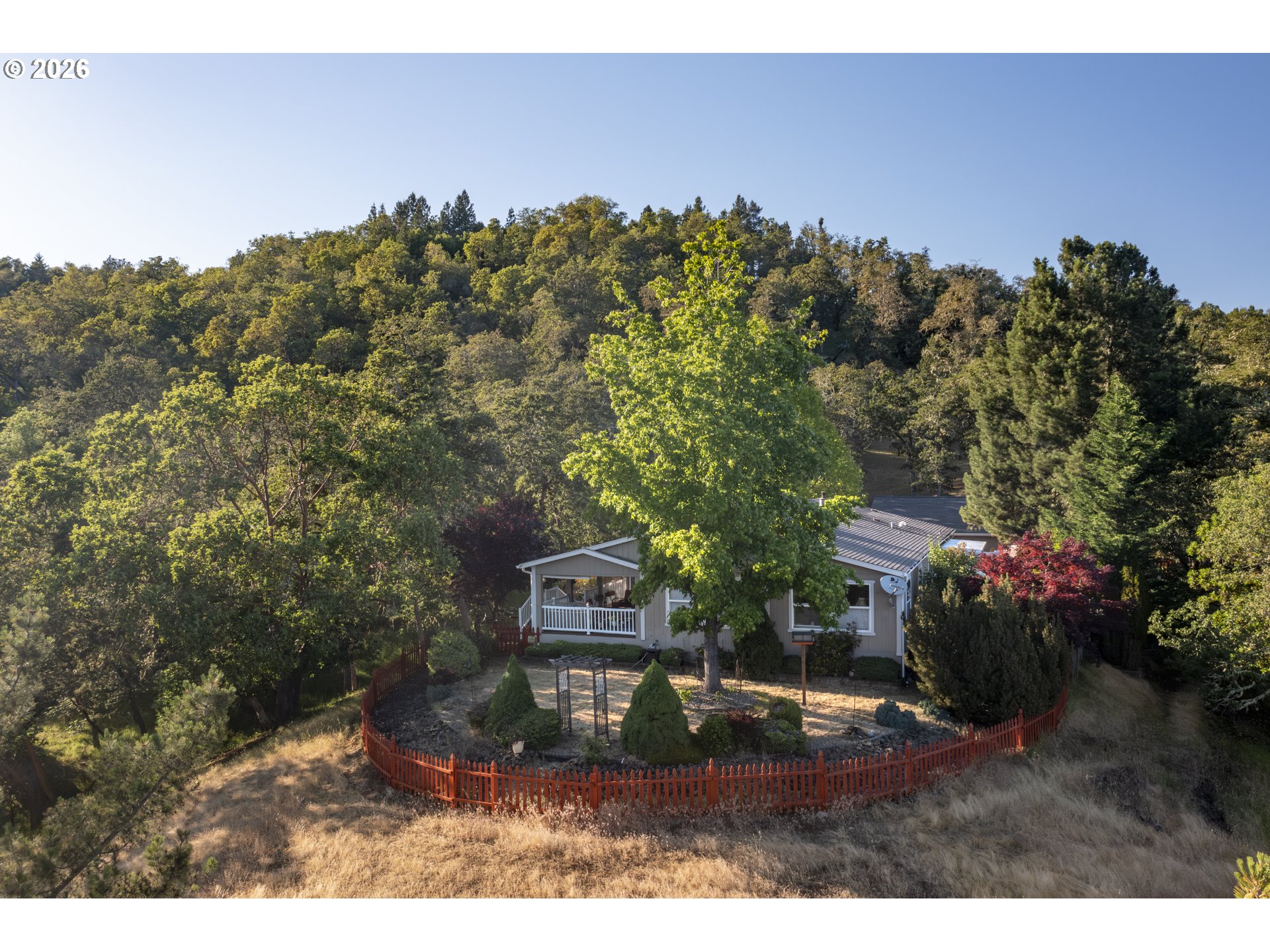 1525 BRAUNDA DR, Roseburg, OR 97471