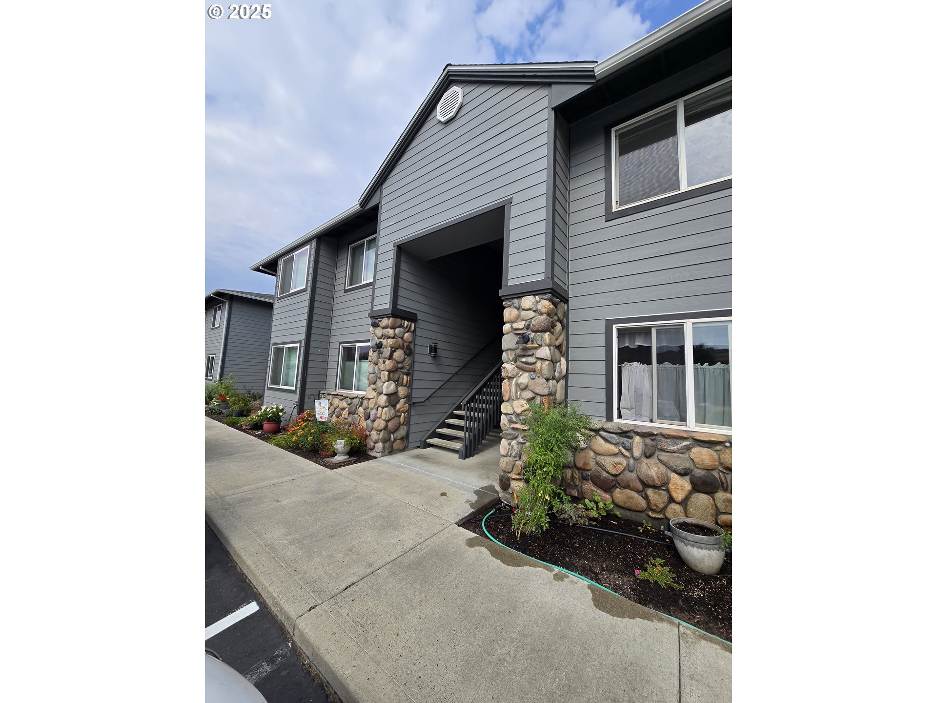 260 LONE PINE LN, TheDalles, OR 97058