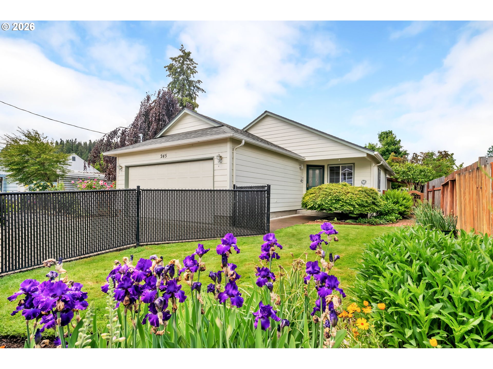 245 2ND ST, Creswell, OR 97426