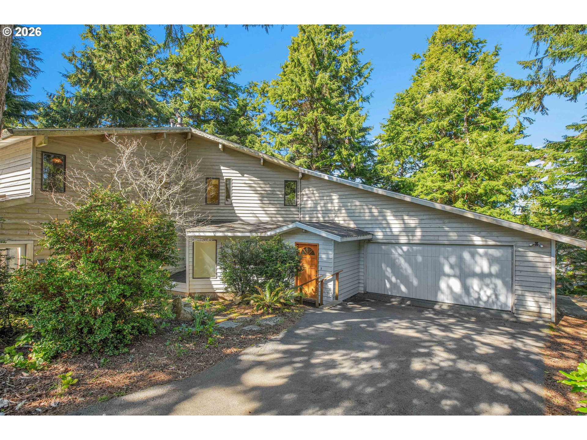 527 Eagles Nest LN, GlenedenBeach, OR 97388