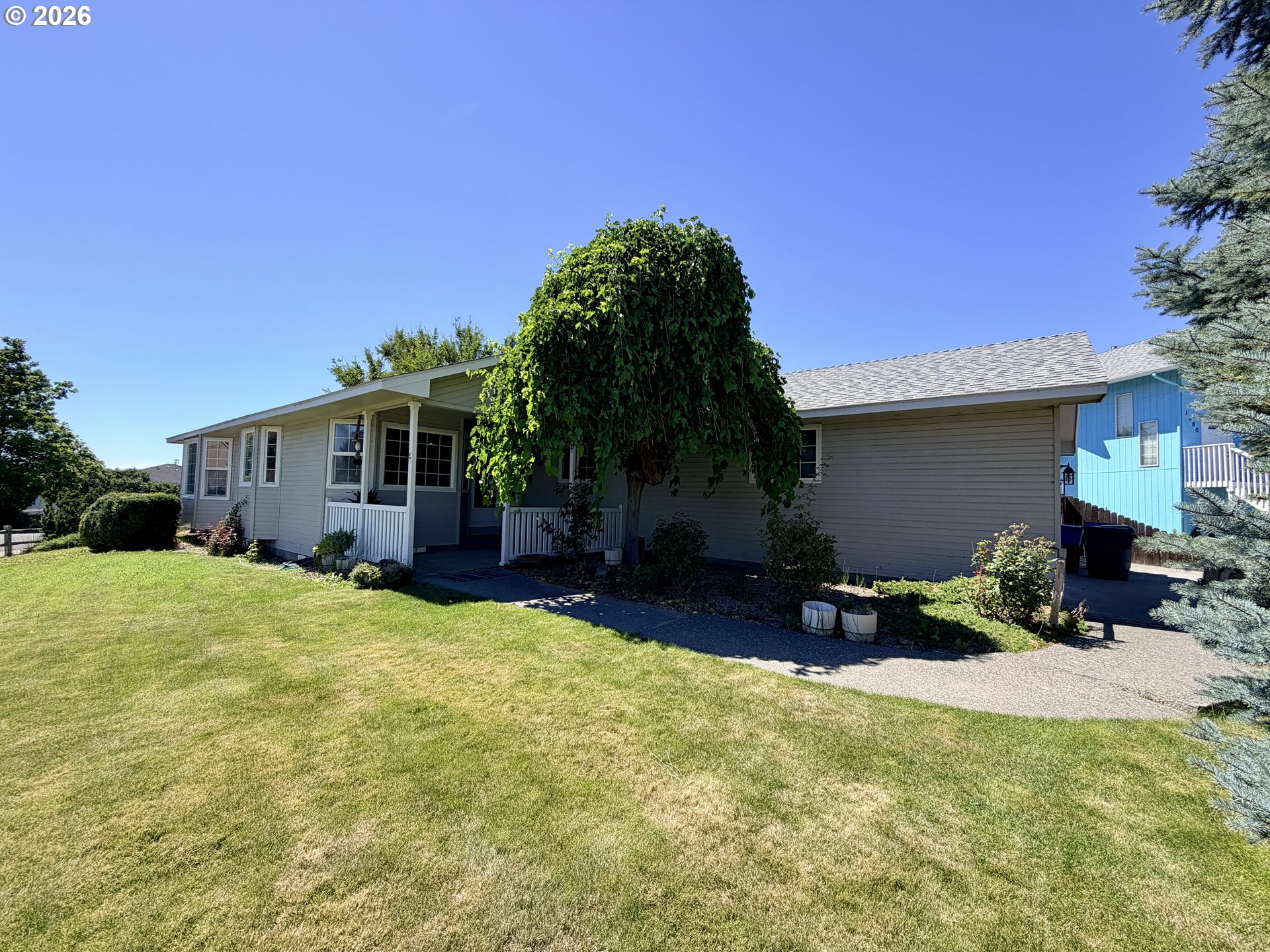 1590 RIVERHILL DR, Hermiston, OR 97838