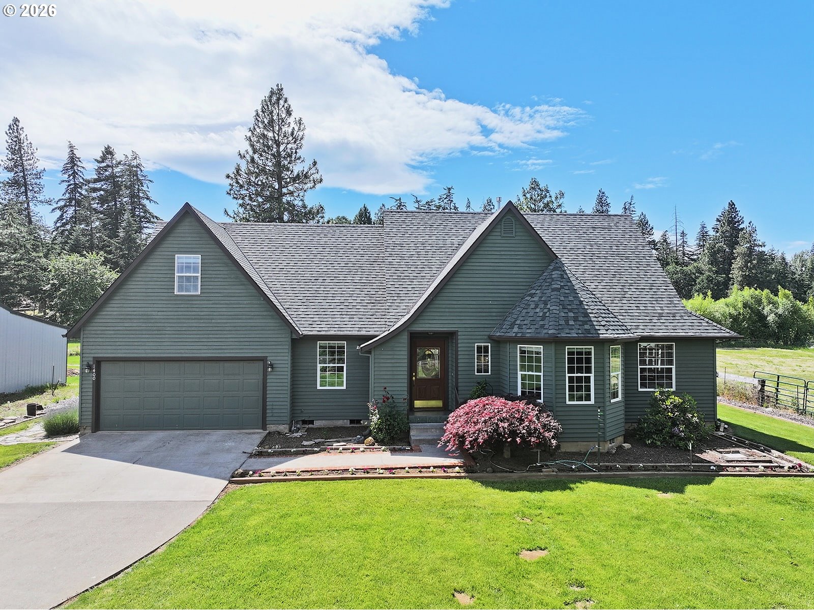 1400 ROCKFORD RD, HoodRiver, OR 97031