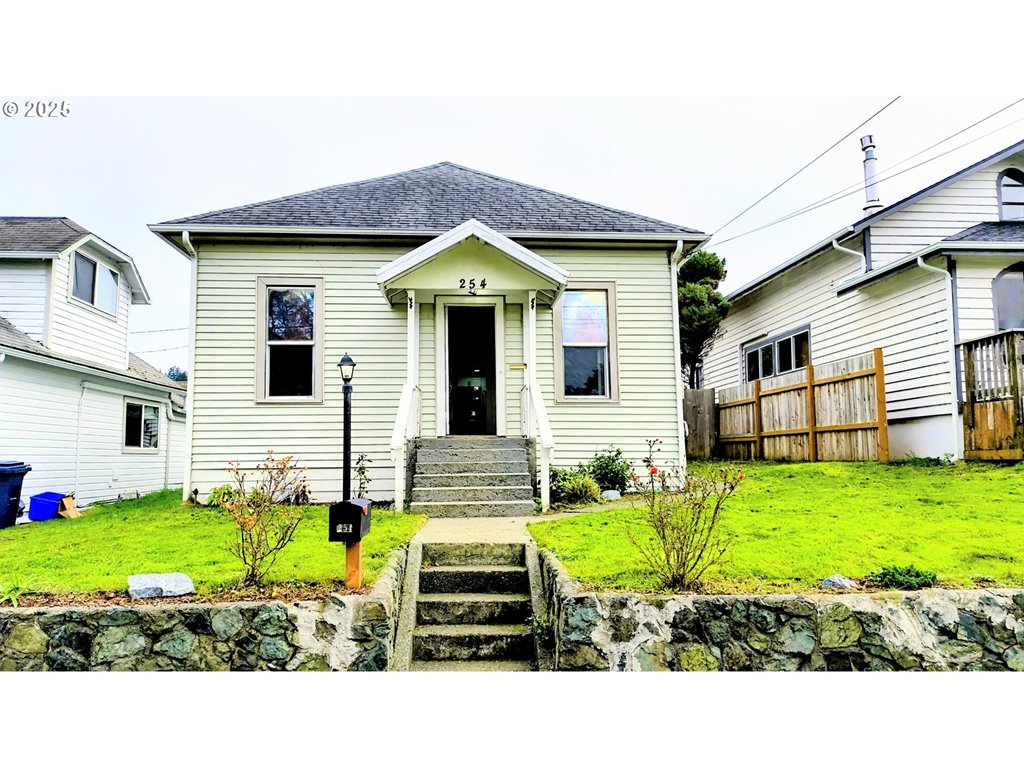 254 DEAN ST, Coquille, OR 97423