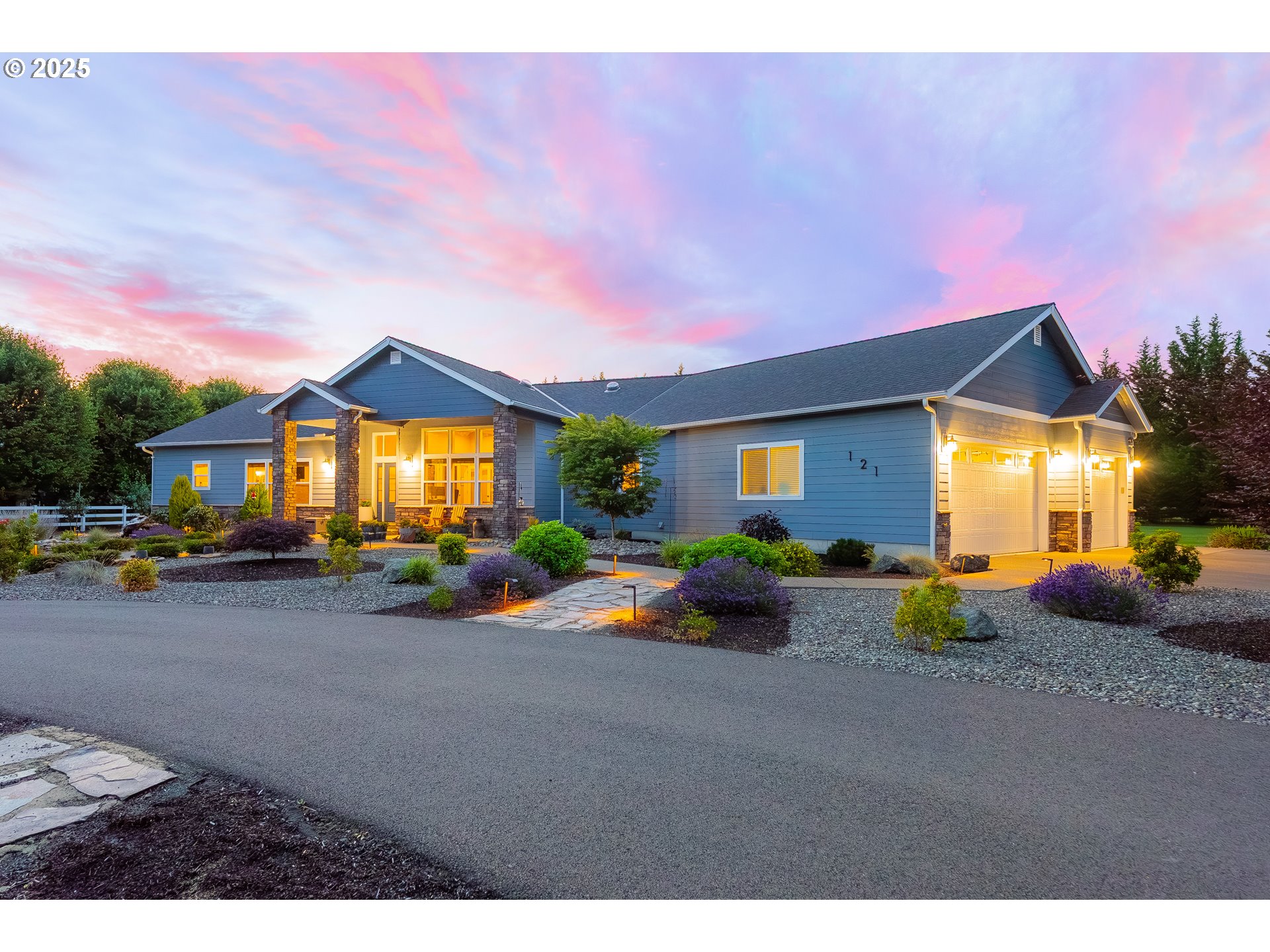 121 WILD GOOSE LN, Roseburg, OR 97470