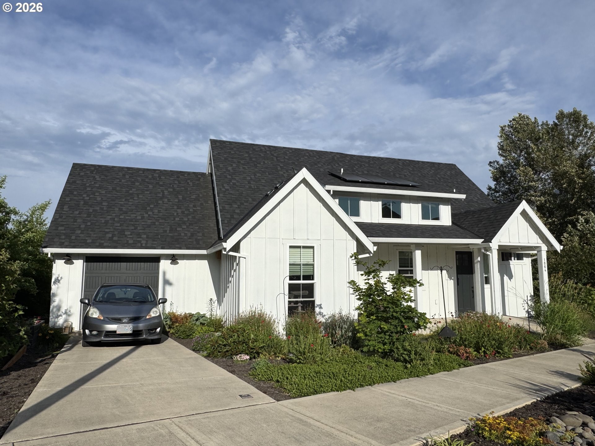 1864 JOHN MUIR CIR, Salem, OR 97302