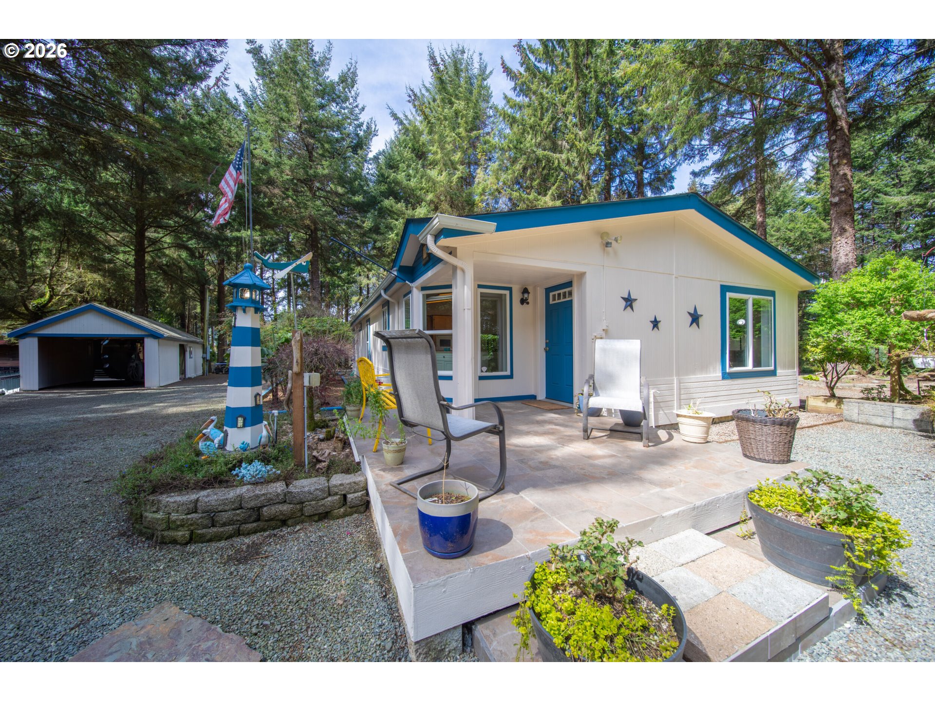 62196 CROWN POINT RD, CoosBay, OR 97420