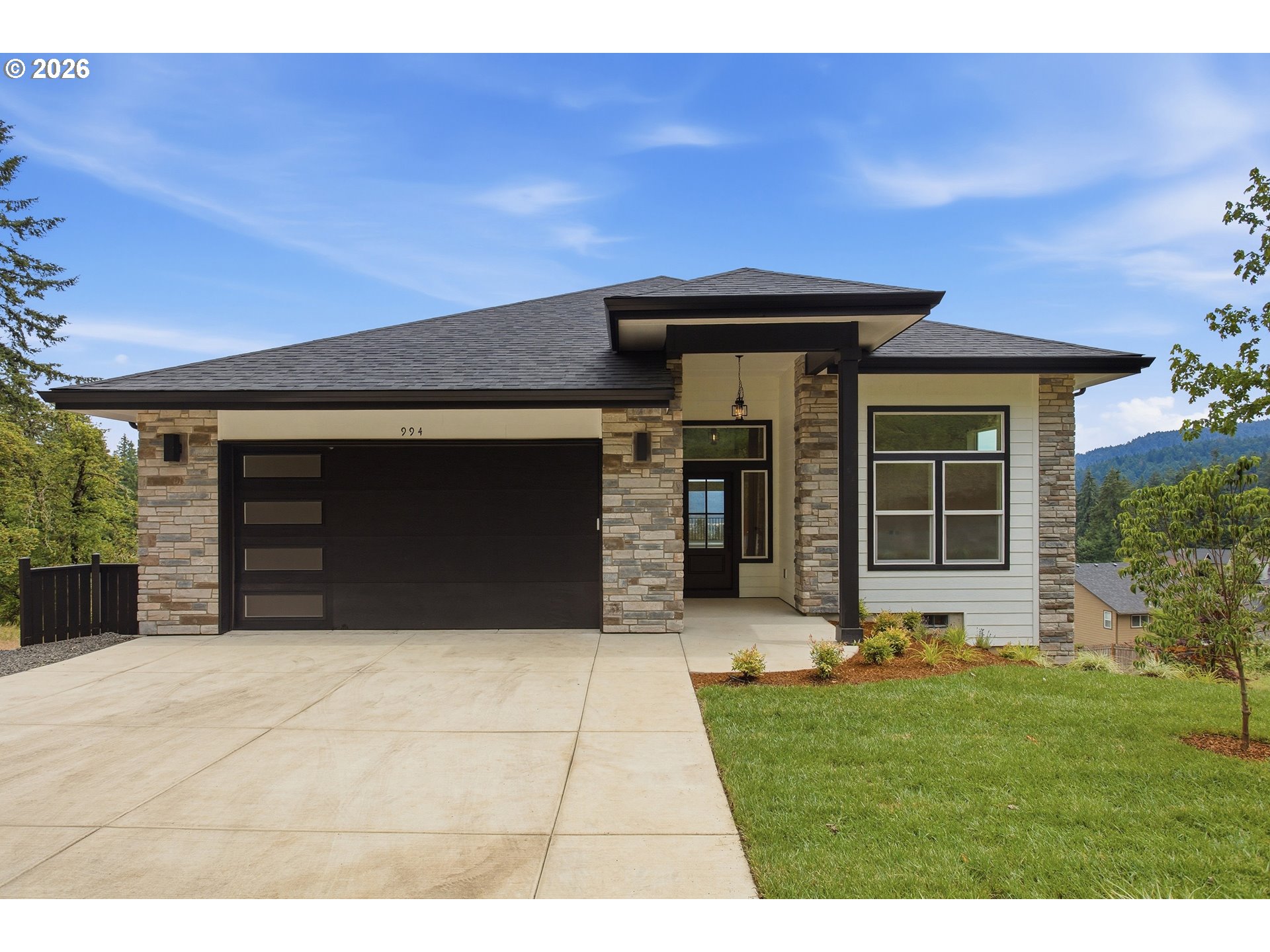 994 67th ST, Springfield, OR 97478