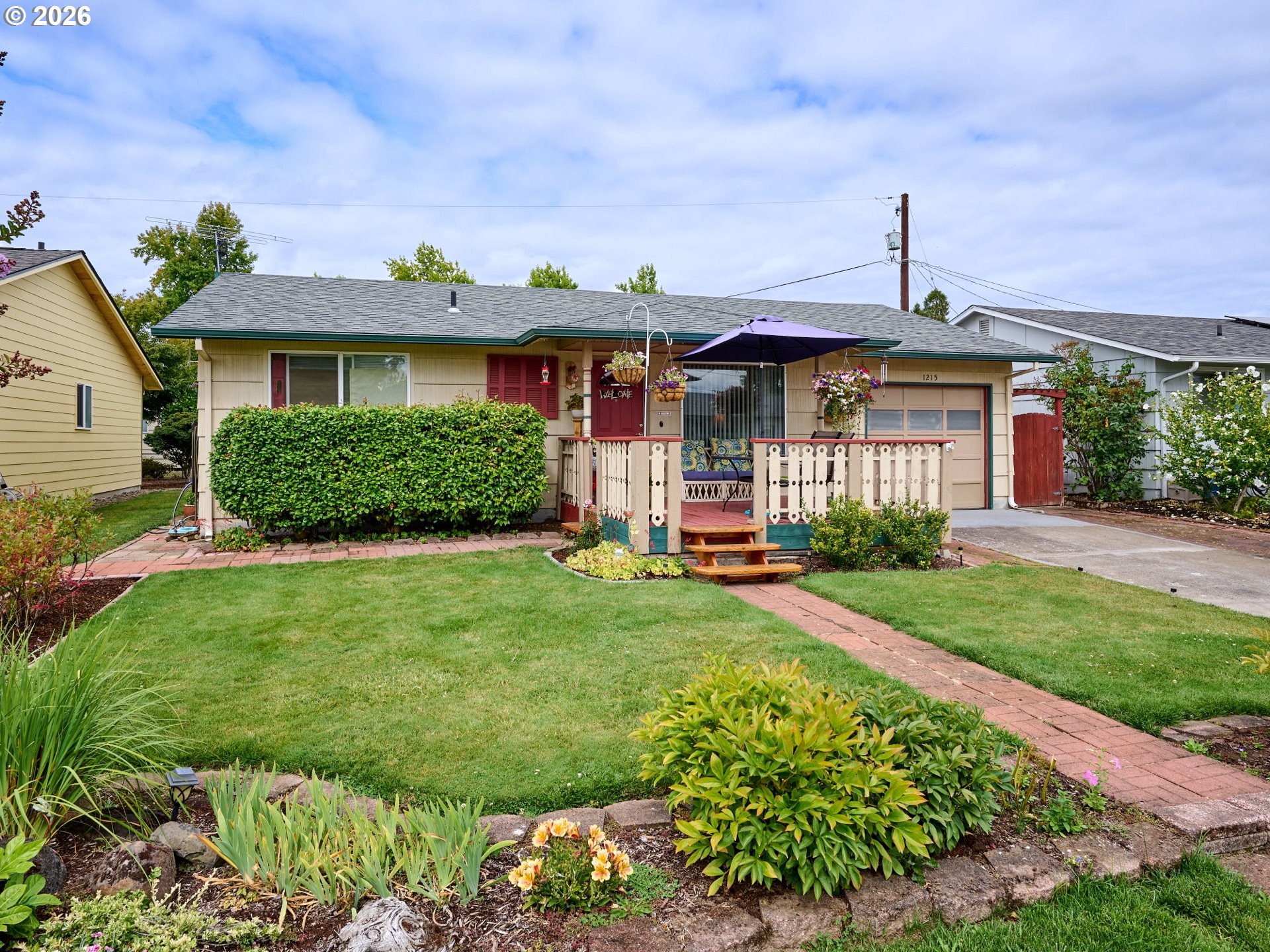 1215 STANFIELD RD, Woodburn, OR 97071
