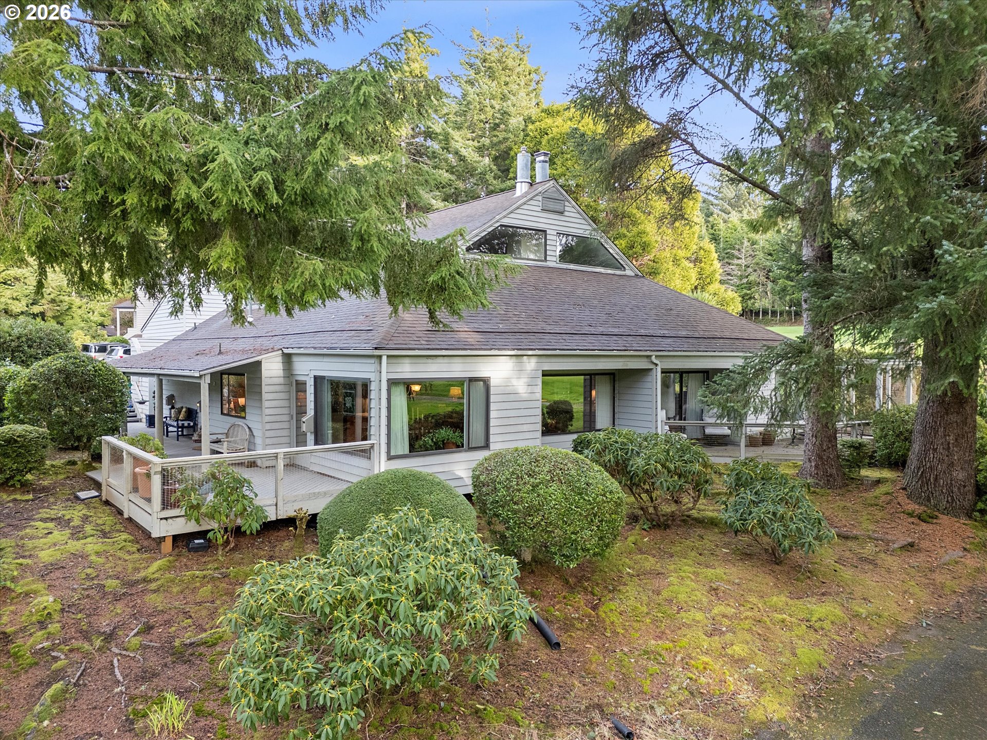 600 ISLAND DR, GlenedenBeach, OR 97388