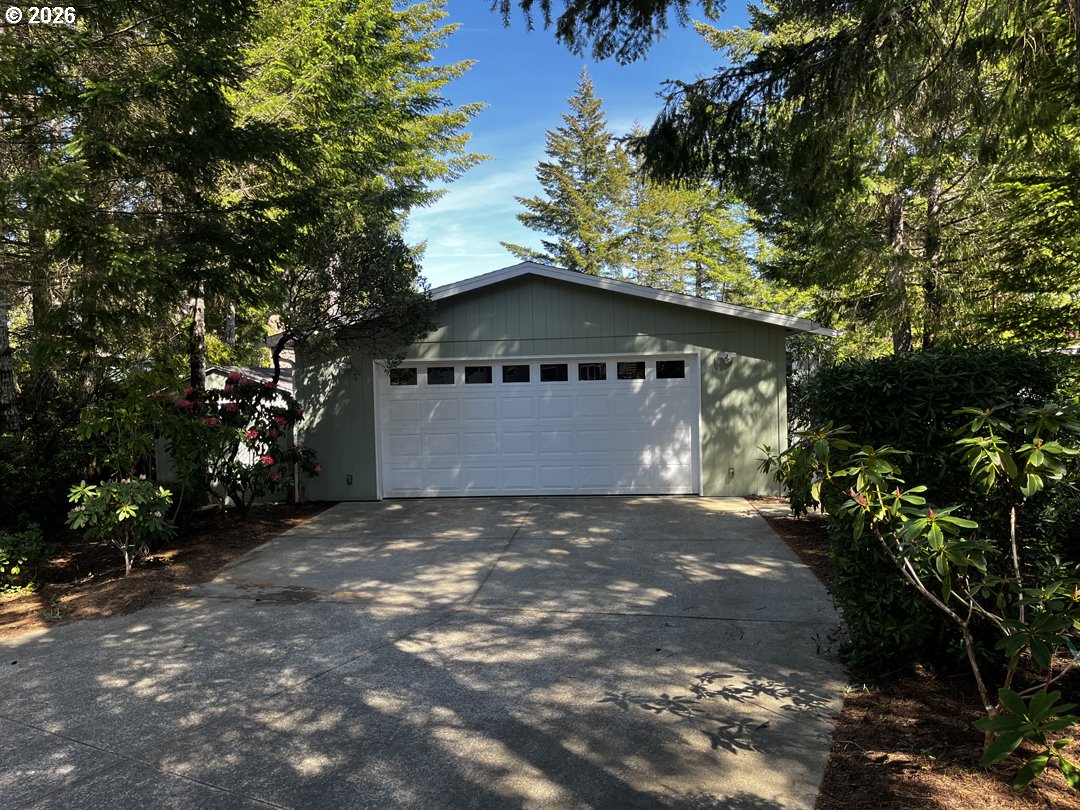 148 Outer DR, Florence, OR 97439