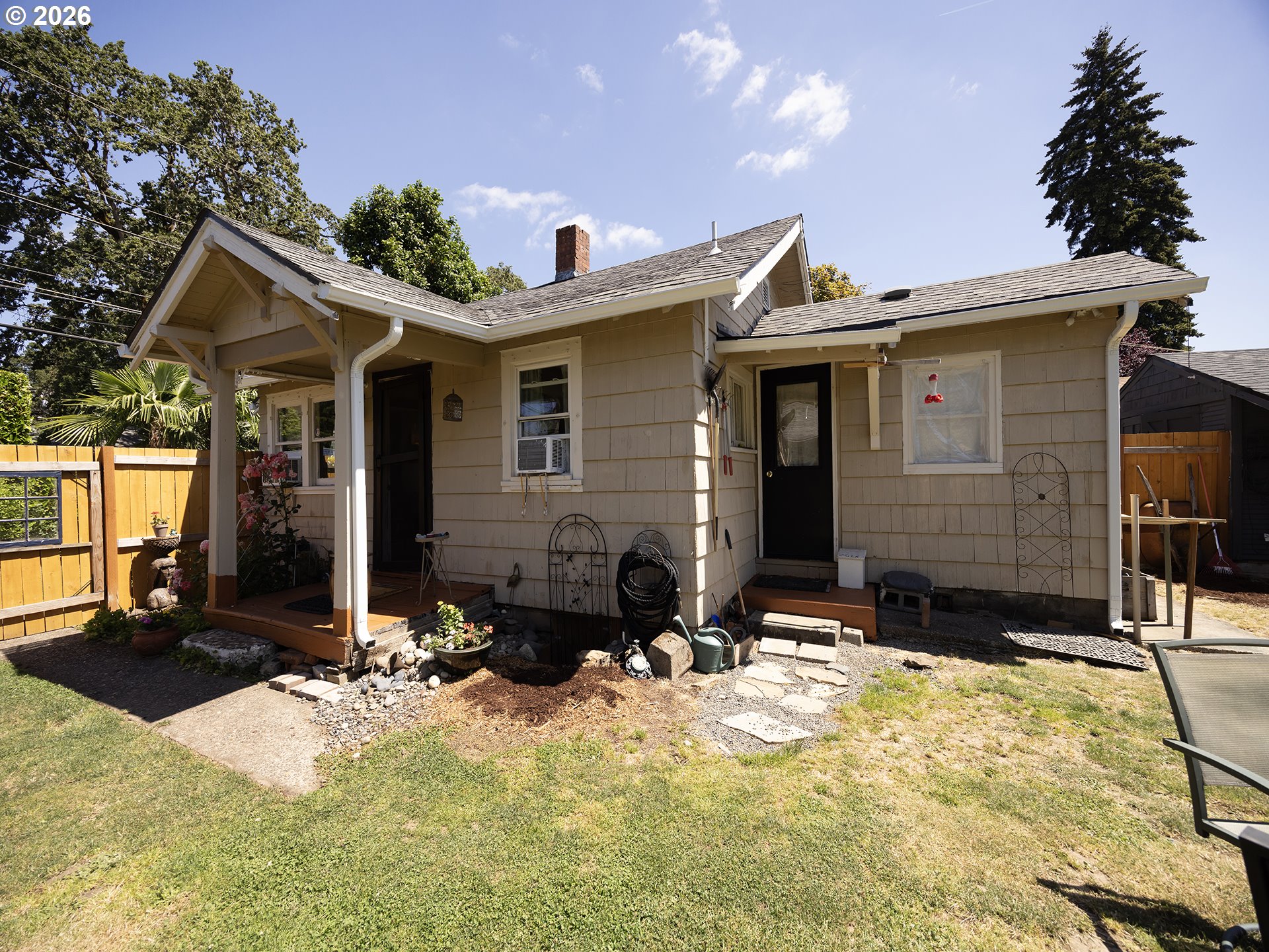 515 GLOUCESTER ST, Gladstone, OR 97027