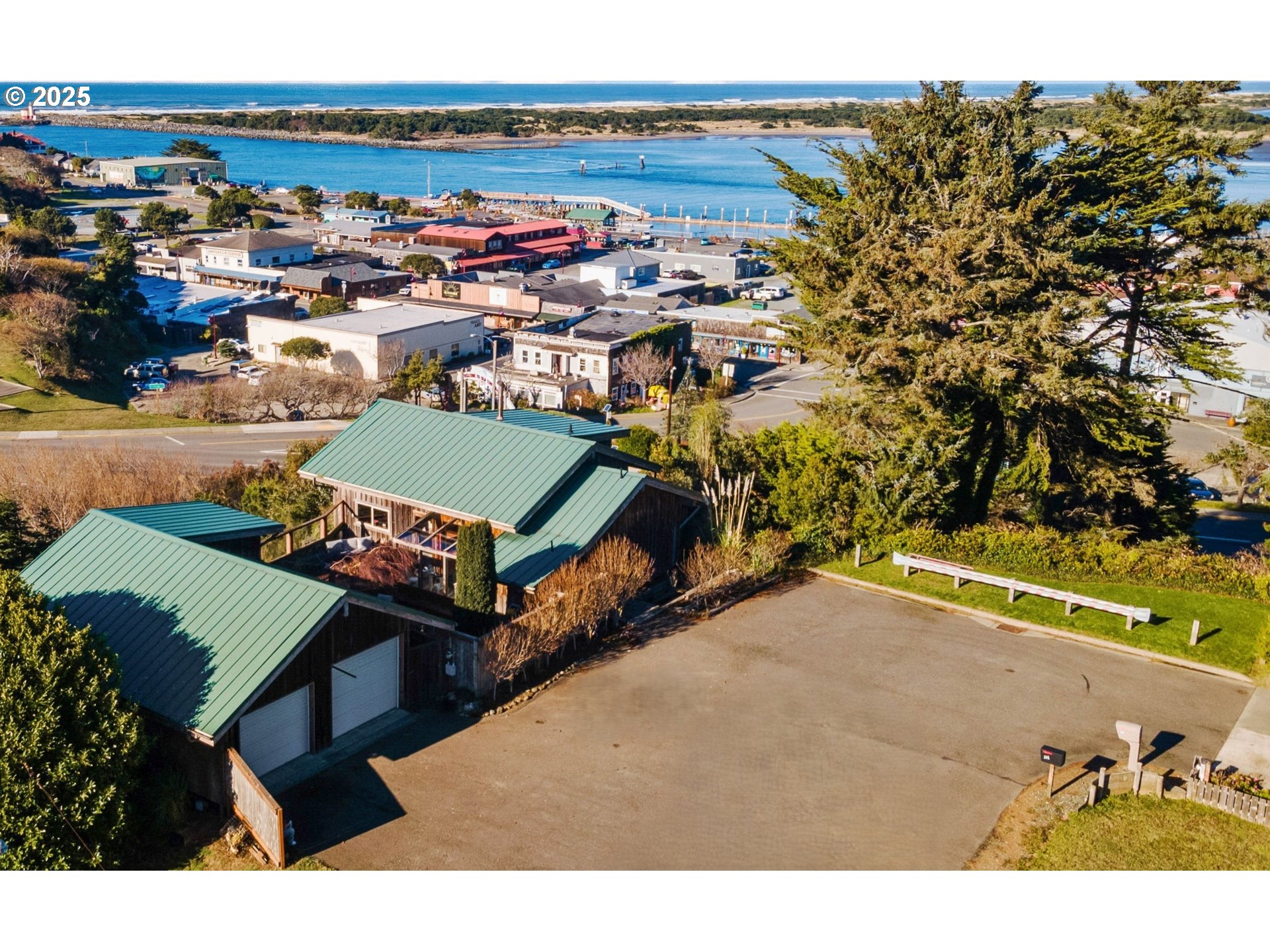 330 CHICAGO AVE, Bandon, OR 97411