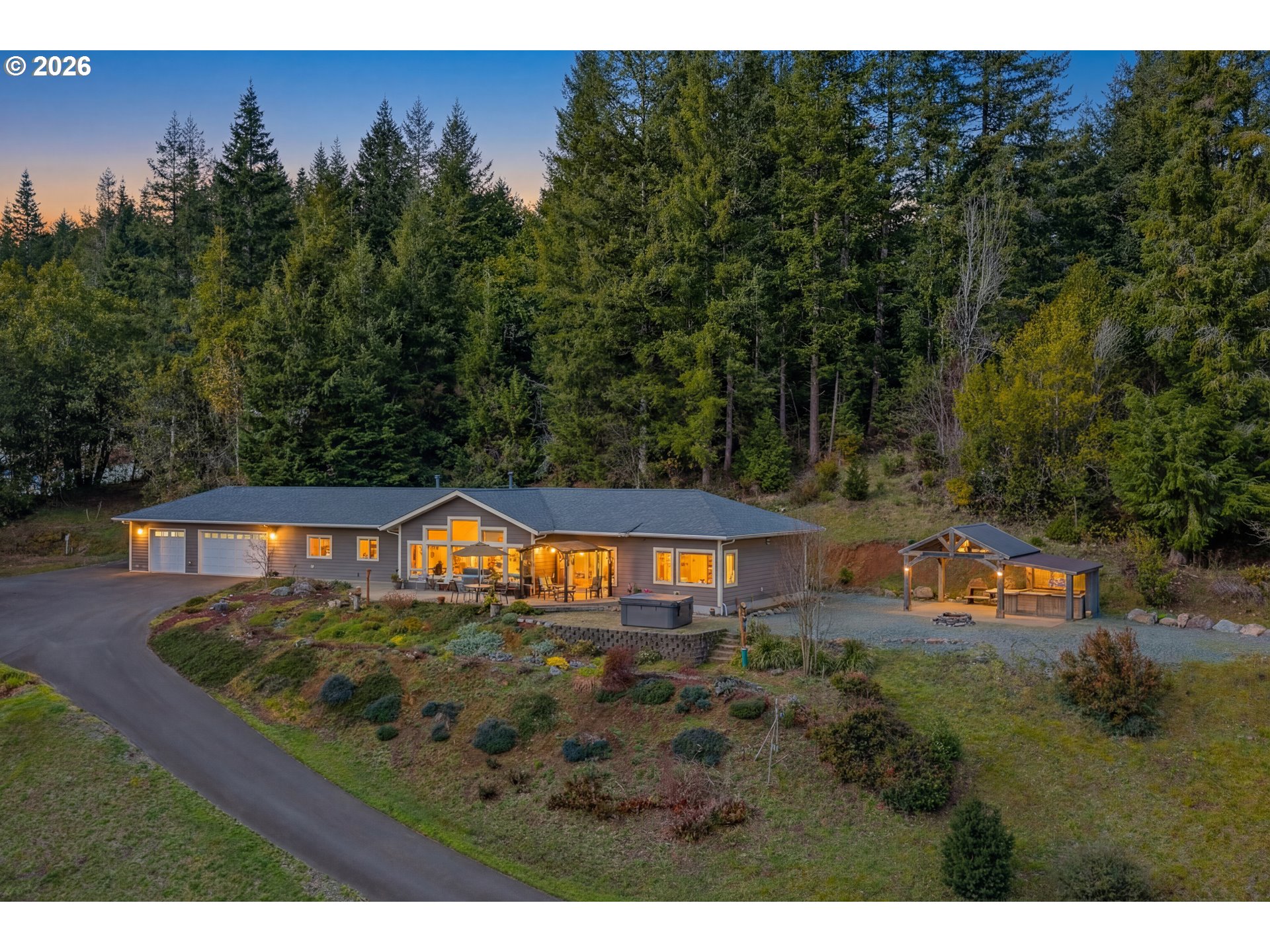 1561 LAUREL ST, Coquille, OR 97423