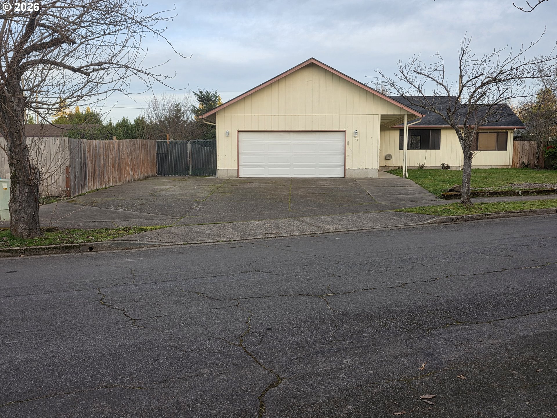557 44TH ST, Springfield, OR 97478