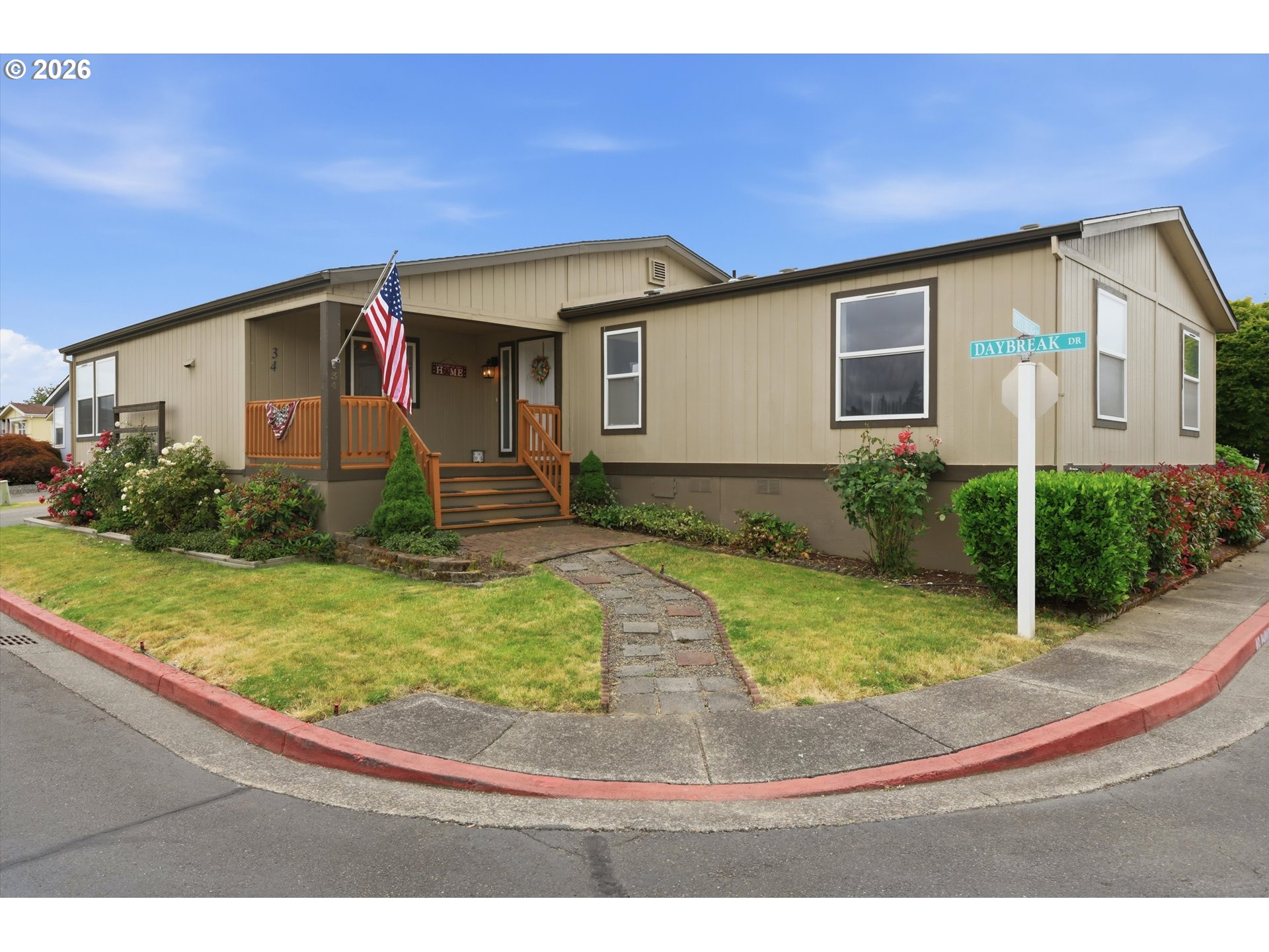 1000 MCKERN CT, Newberg, OR 97132