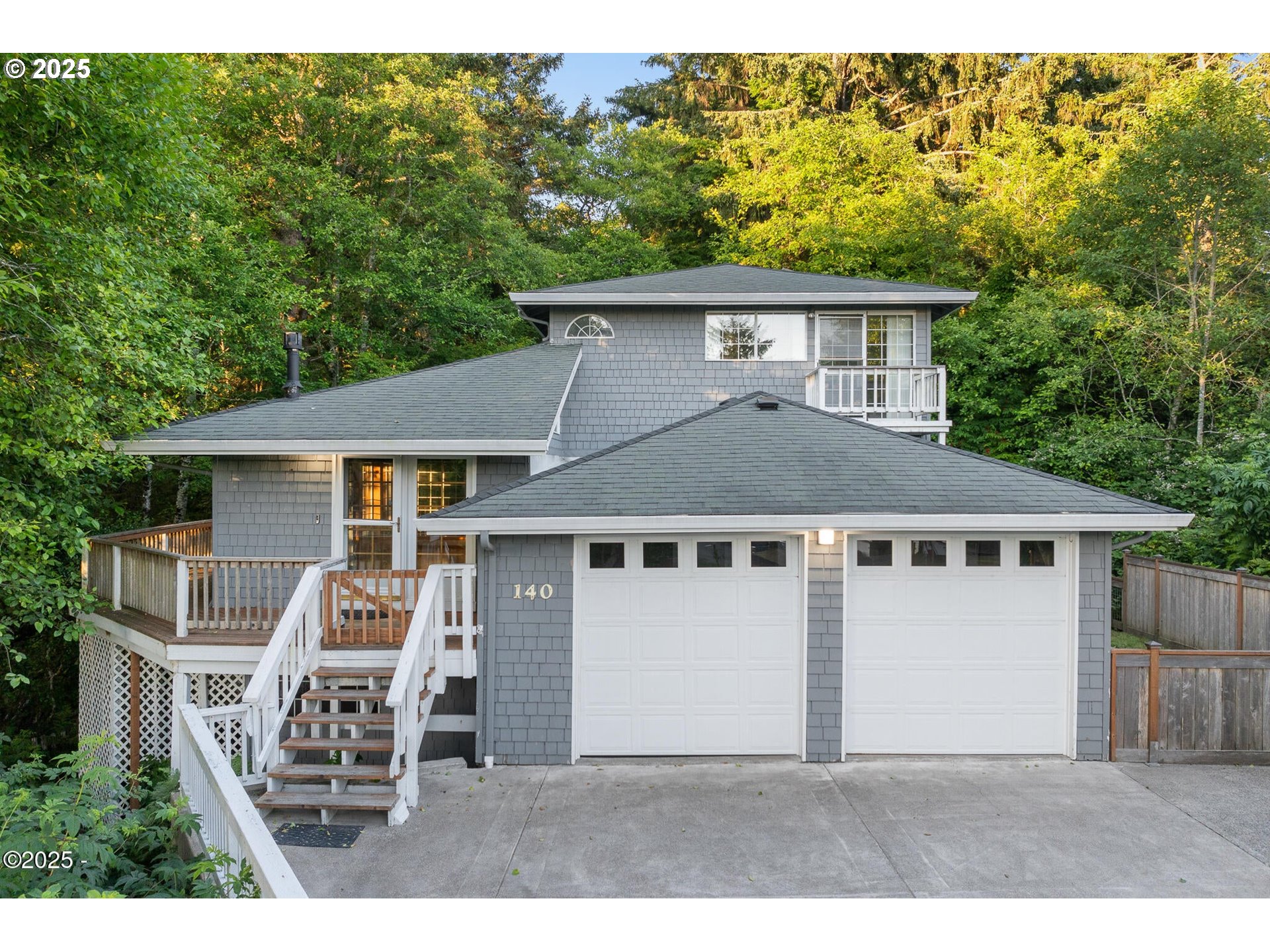 140 BAYVIEW AVE, DepoeBay, OR 97341