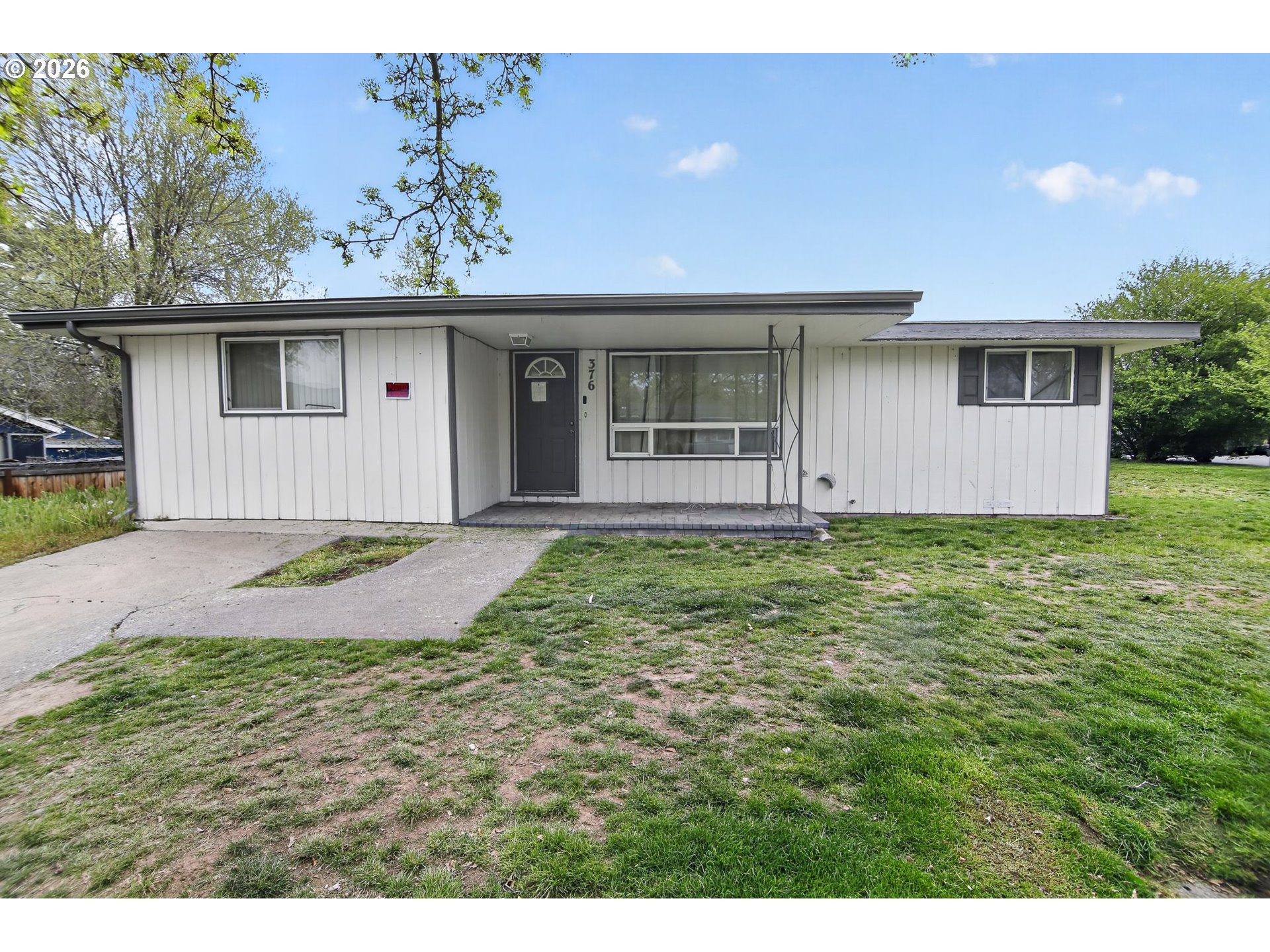 376 CHESTNUT ST, Madras, OR 97741